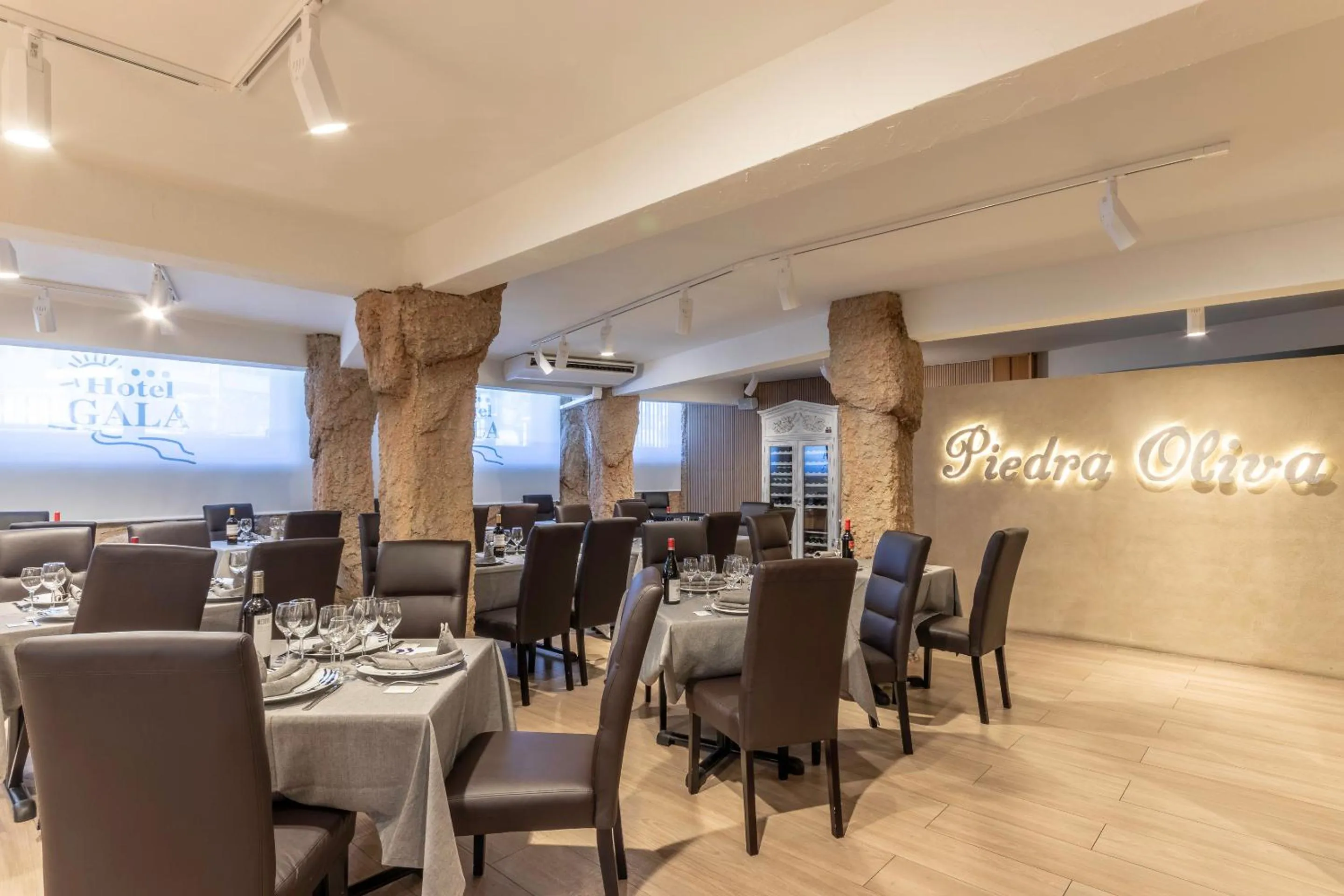 Restaurant/places to eat in Hotel Gala