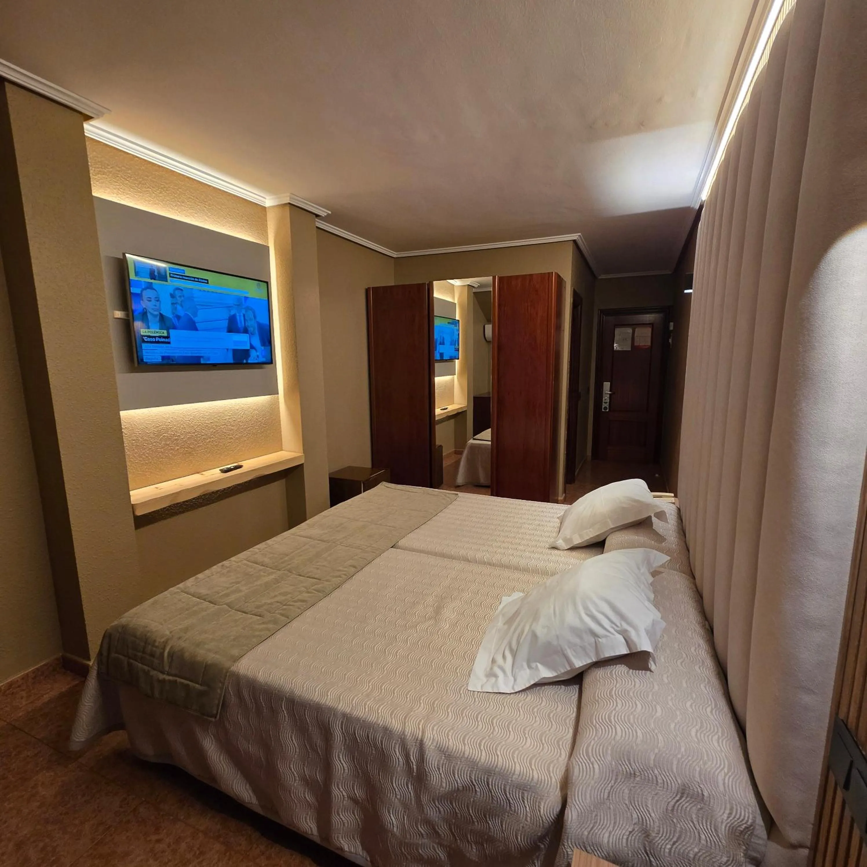 Photo of the whole room, Bed in Hotel Gala