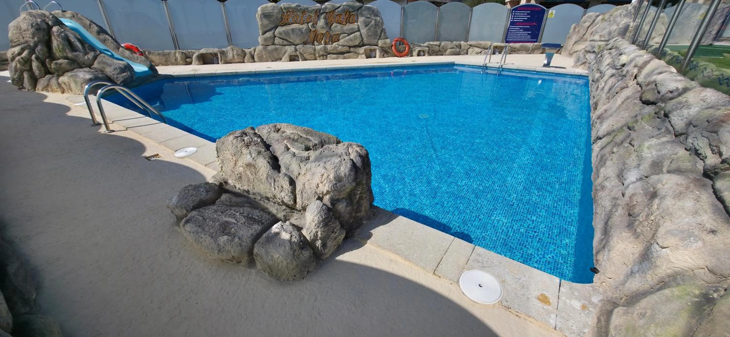 Swimming pool in Hotel Gala