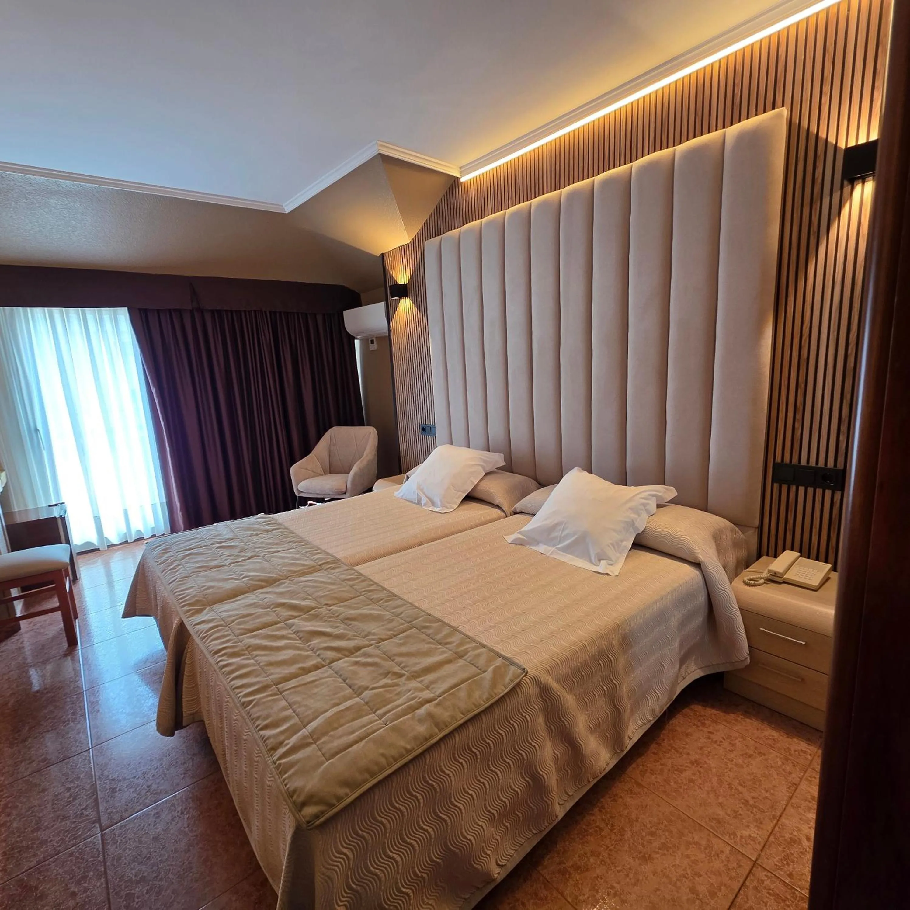 Bedroom, Bed in Hotel Gala