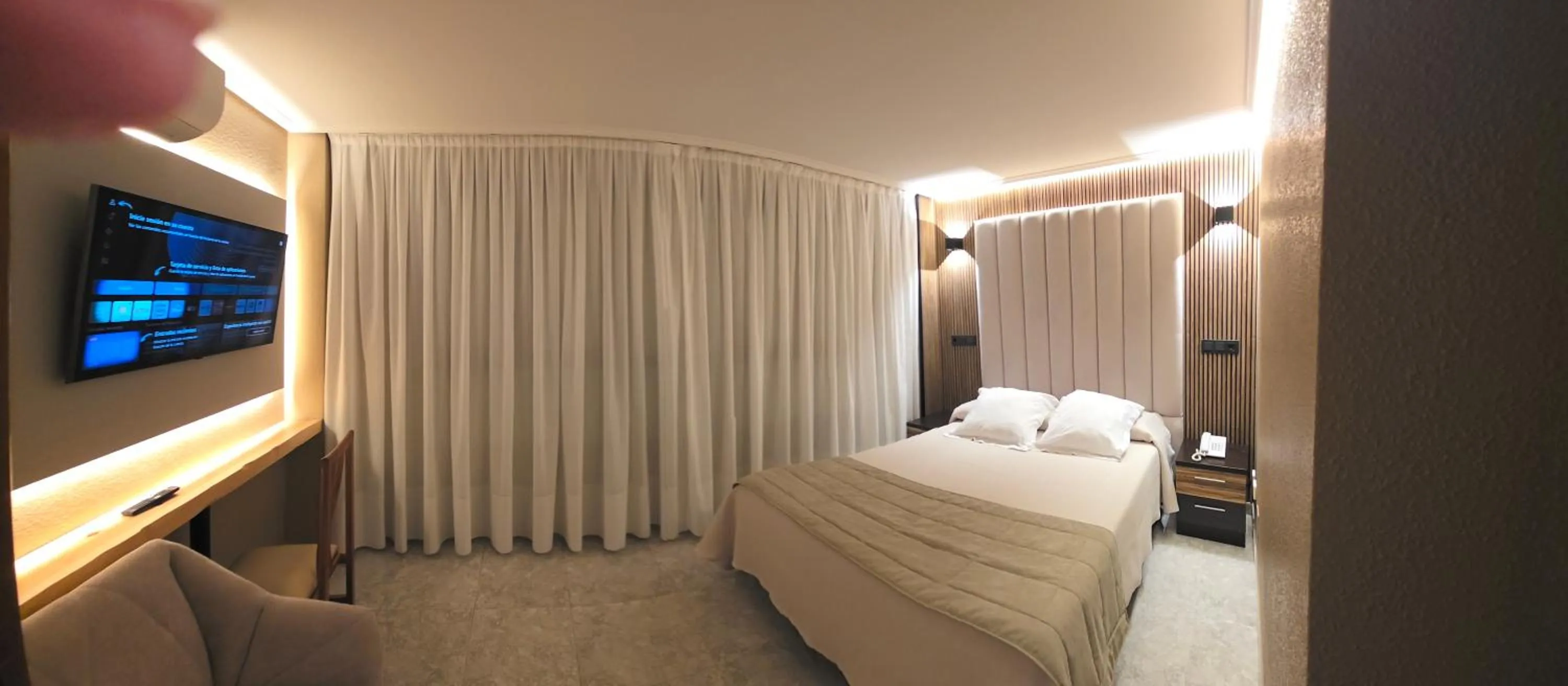 Photo of the whole room, Bed in Hotel Gala