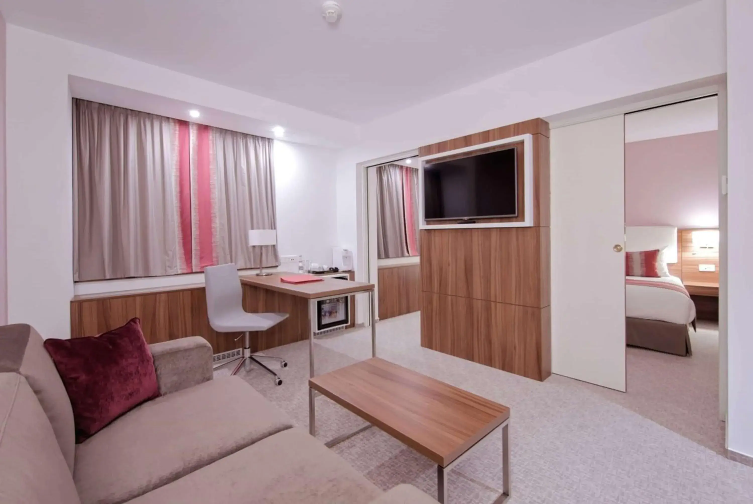 Photo of the whole room, Bed in Ramada Plaza Craiova Photo of the whole room, Bed in Ramada Plaza Craiova