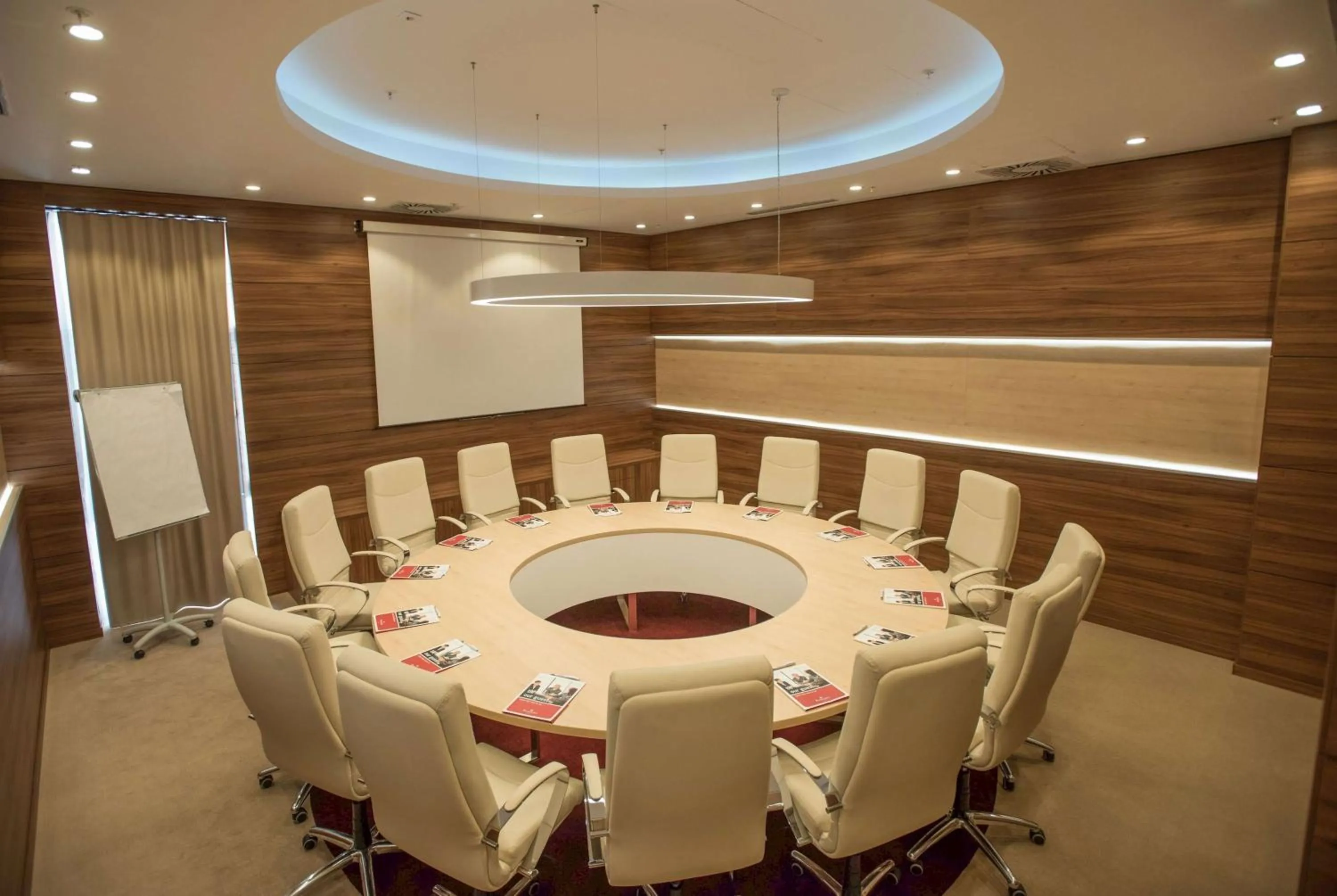 Meeting/conference room in Ramada Plaza Craiova