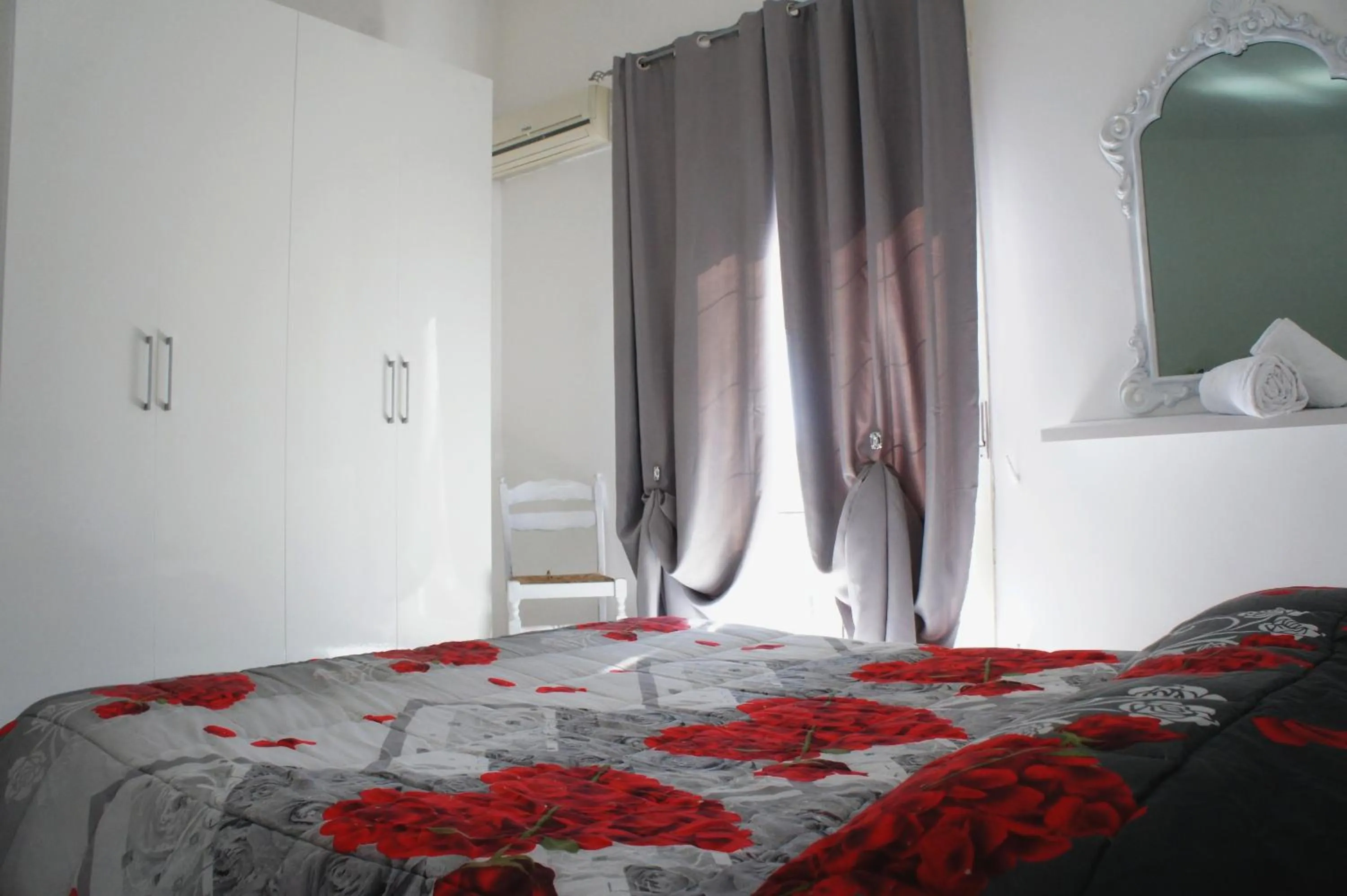 Bed in Bouganville