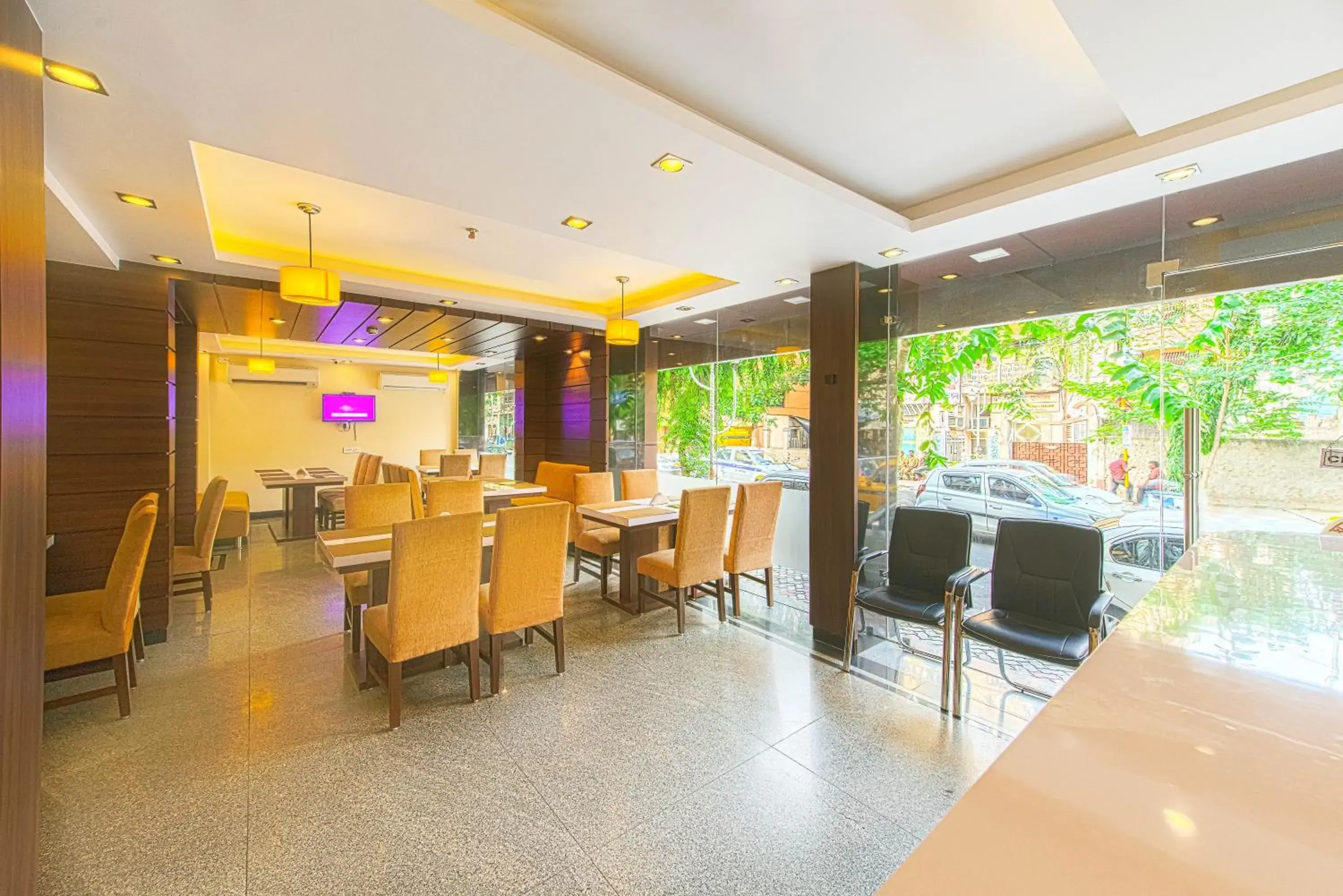 Restaurant/places to eat in Treebo Globe International, Near Kalighat Mandir Restaurant/places to eat in Treebo Globe International, Near Kalighat Mandir