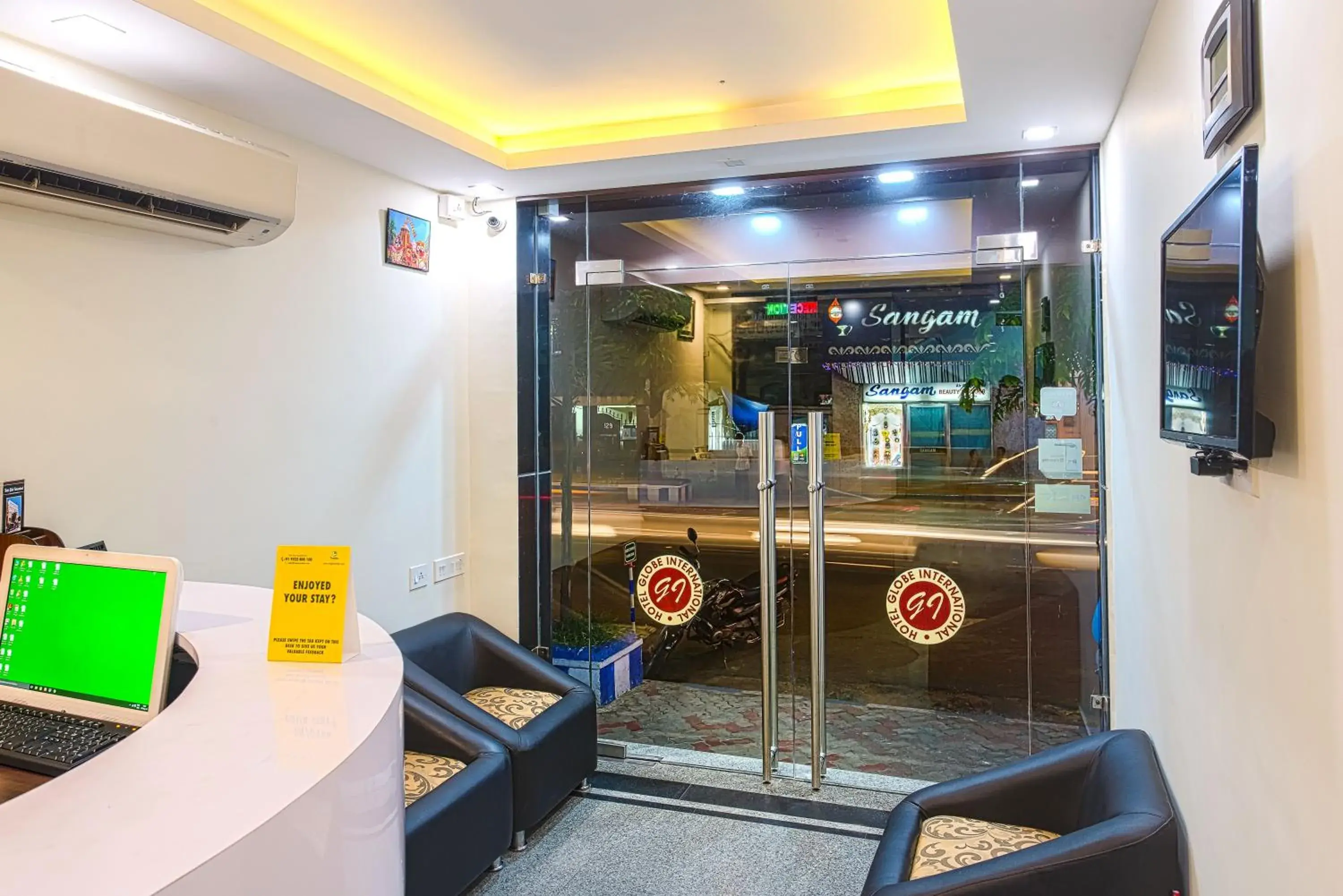 Lobby or reception in Treebo Globe International, Near Kalighat Mandir Lobby or reception in Treebo Globe International, Near Kalighat Mandir