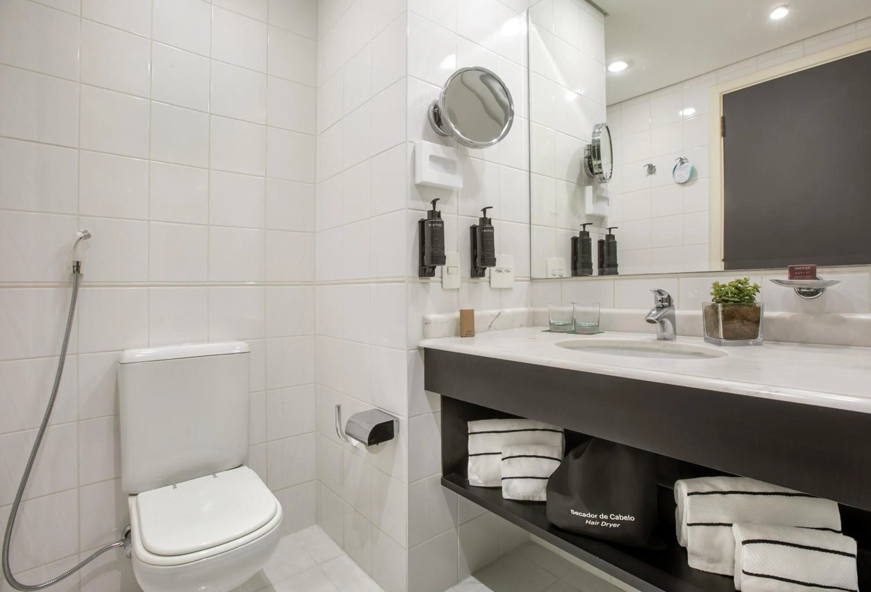 Bathroom in Meliá Campinas