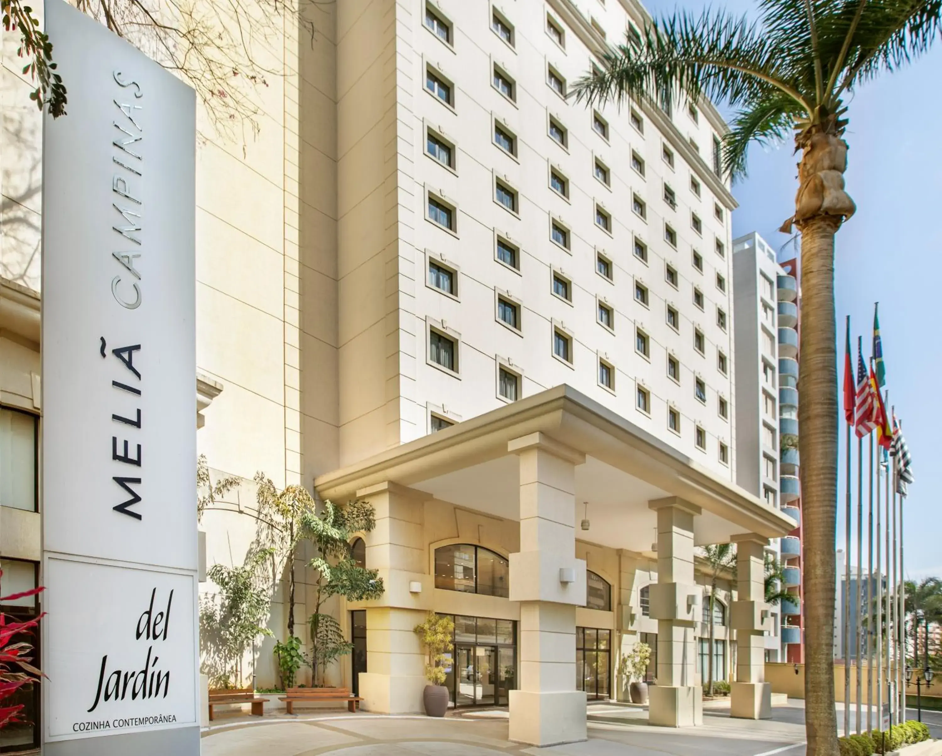 Facade/entrance in Meliá Campinas Facade/entrance in Meliá Campinas