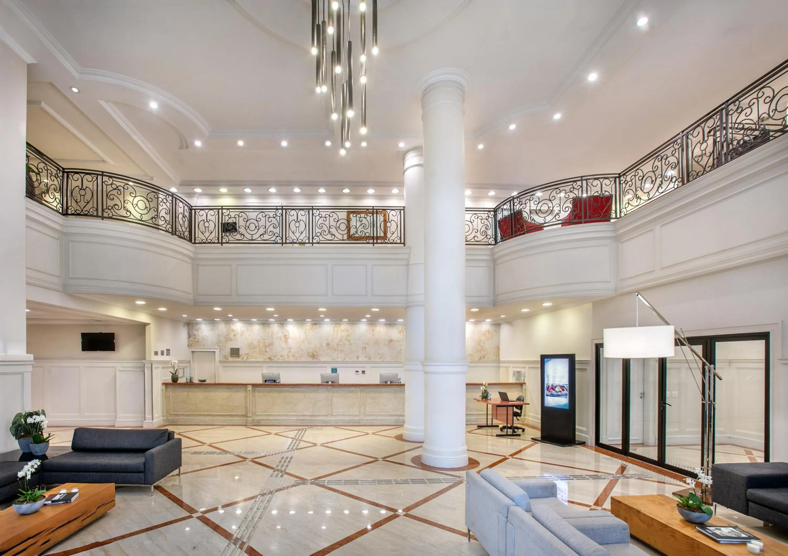 Lobby or reception in Meliá Campinas