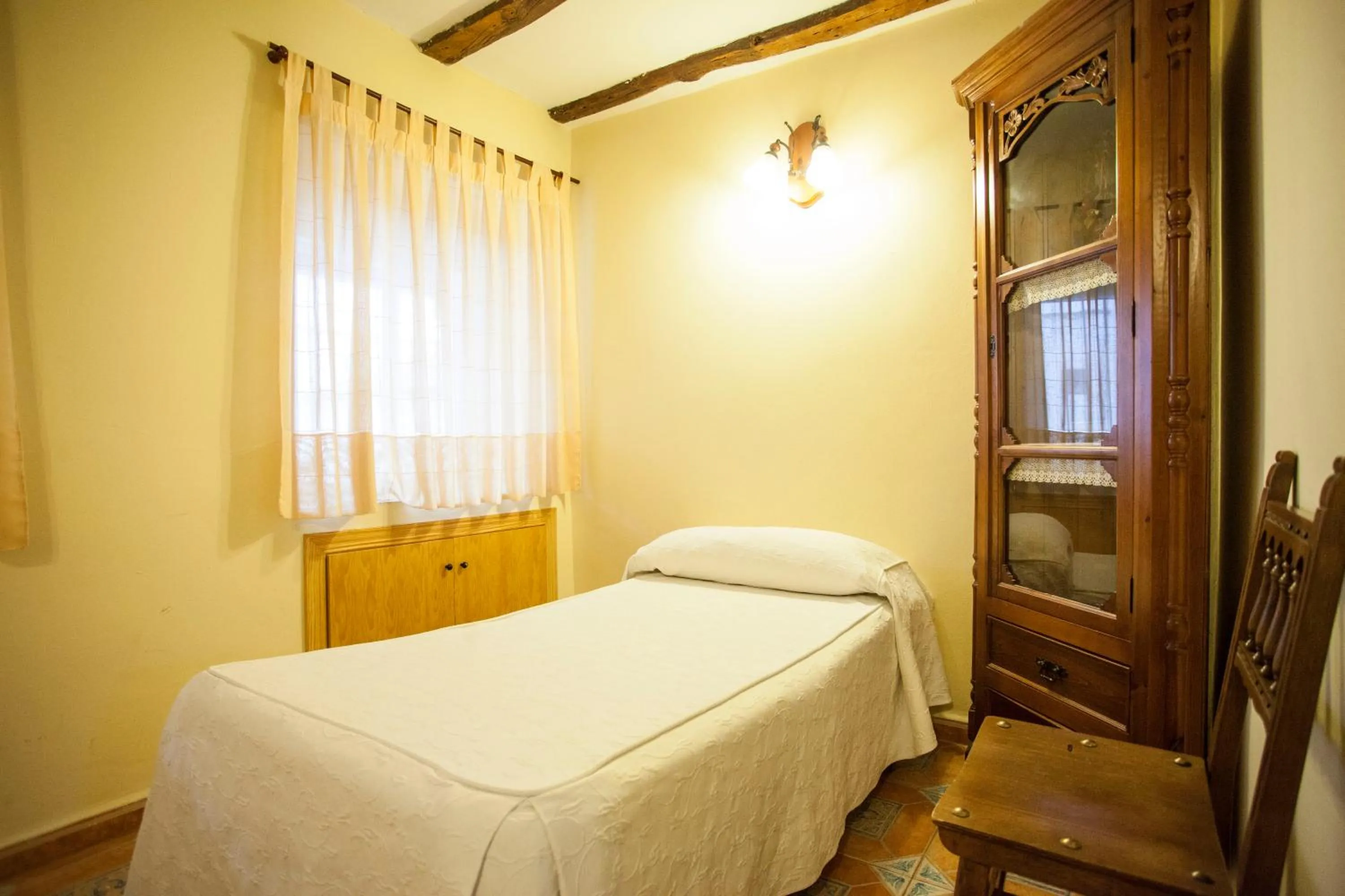 Day, Bed in Hostal Castilla