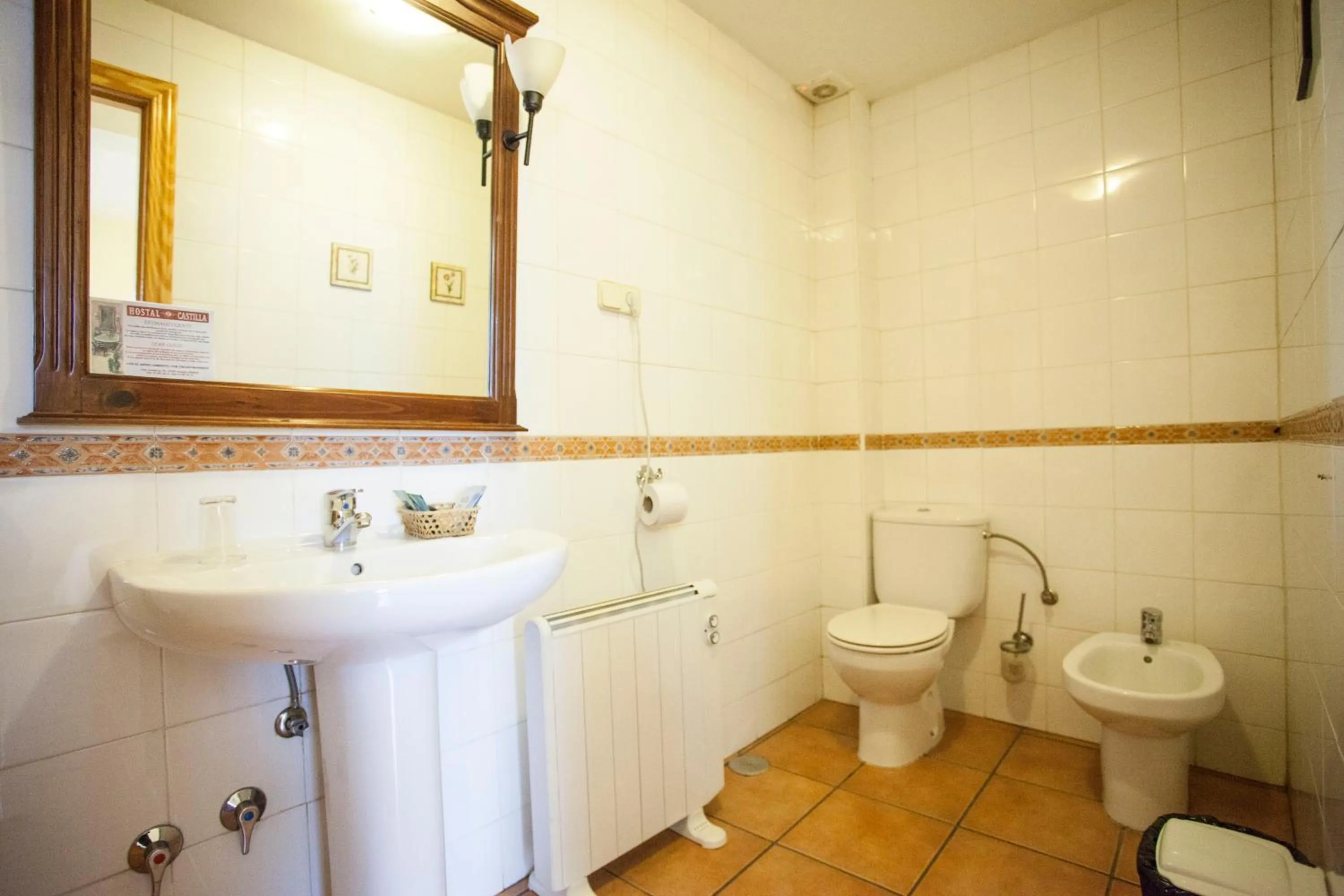 Bathroom in Hostal Castilla