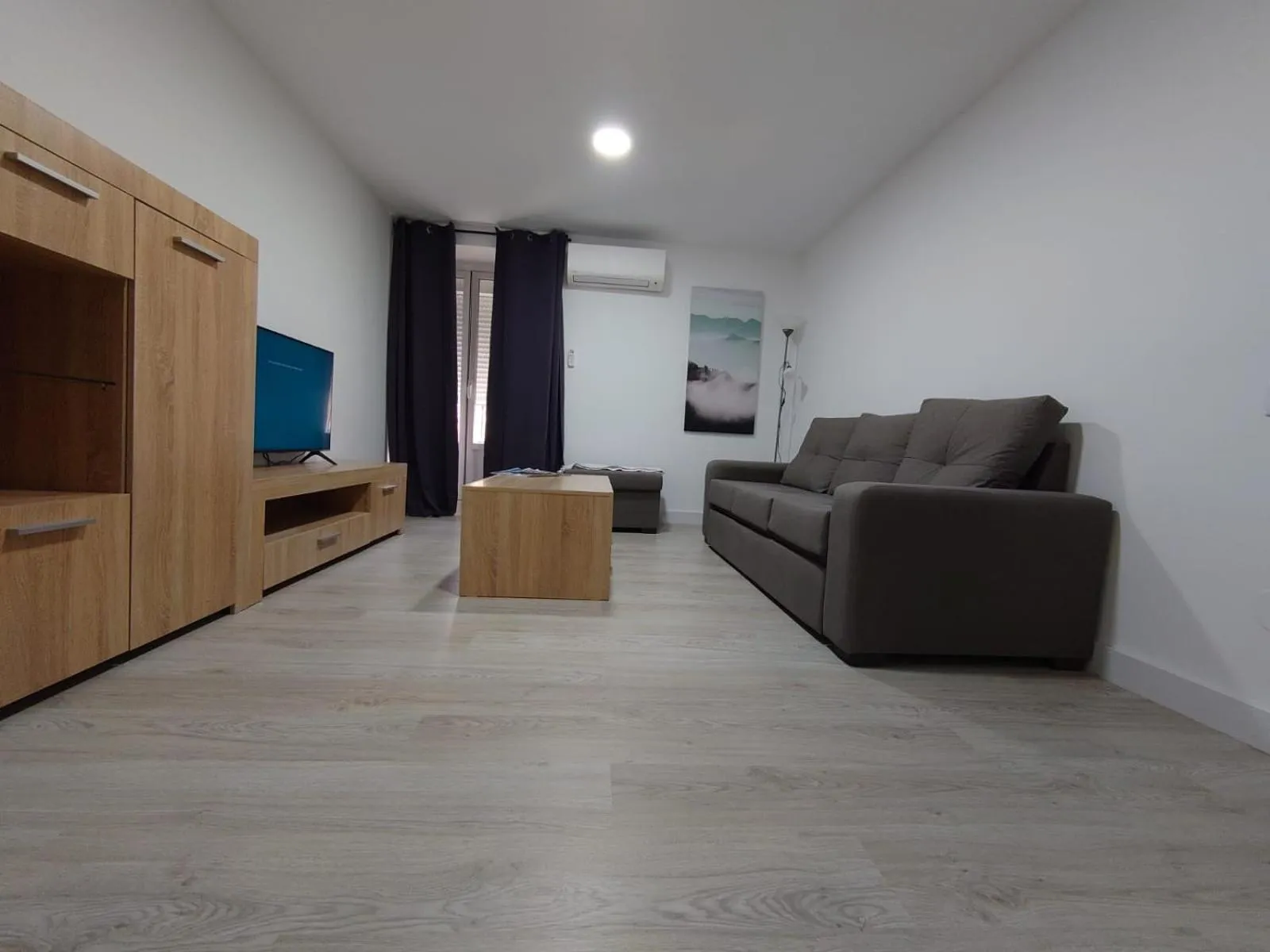 TV and multimedia in Hostal Castilla