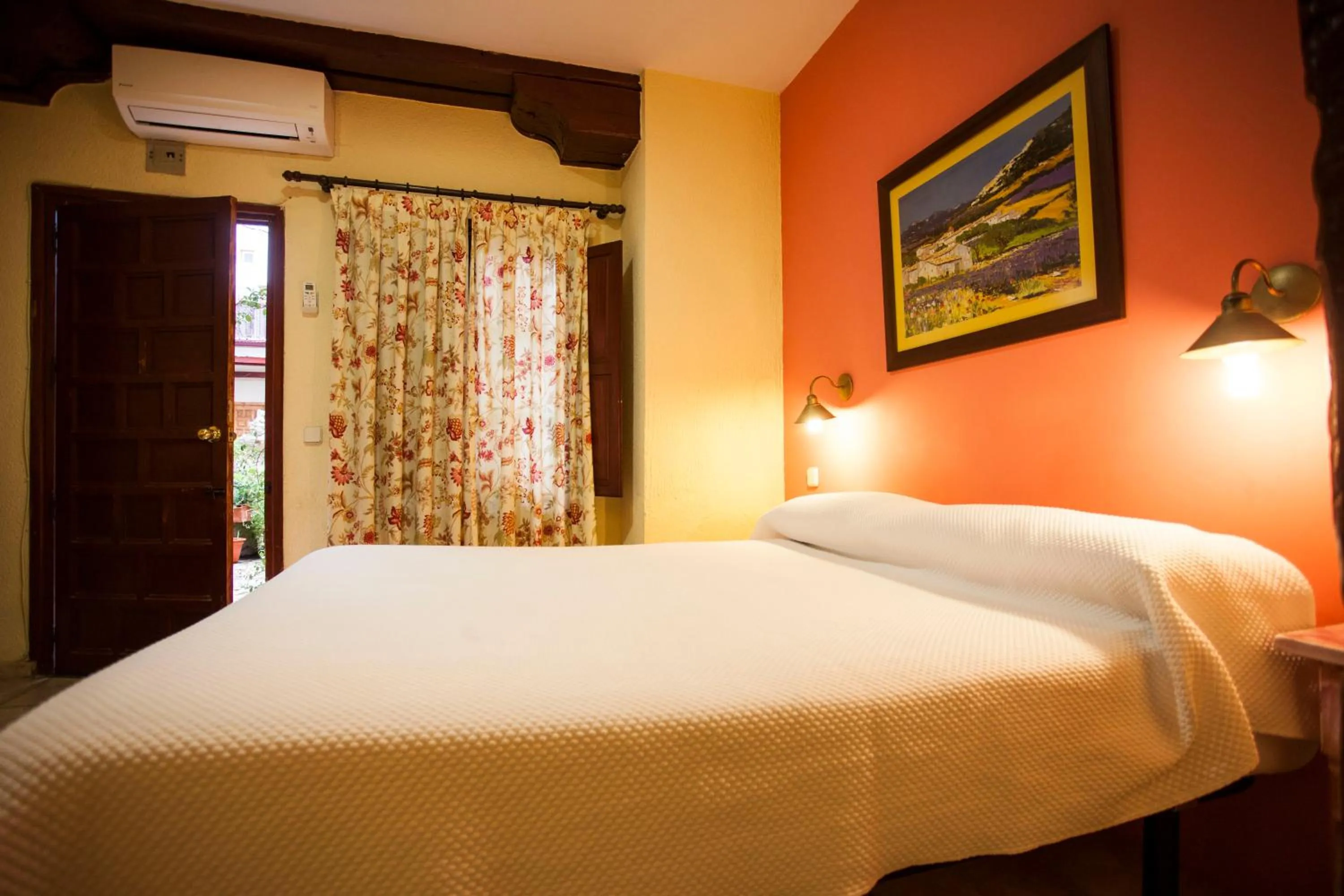 Day, Bed in Hostal Castilla