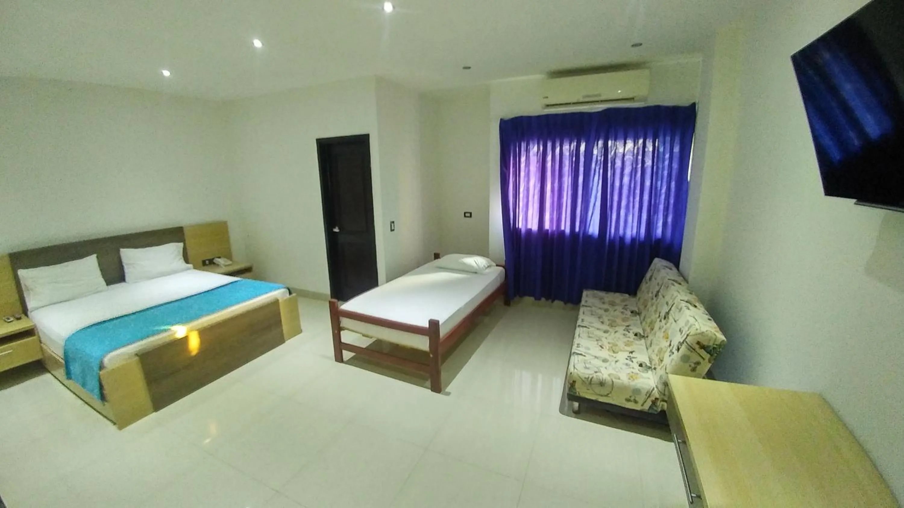 Bedroom, Bed in Hotel Campestre El Cisne