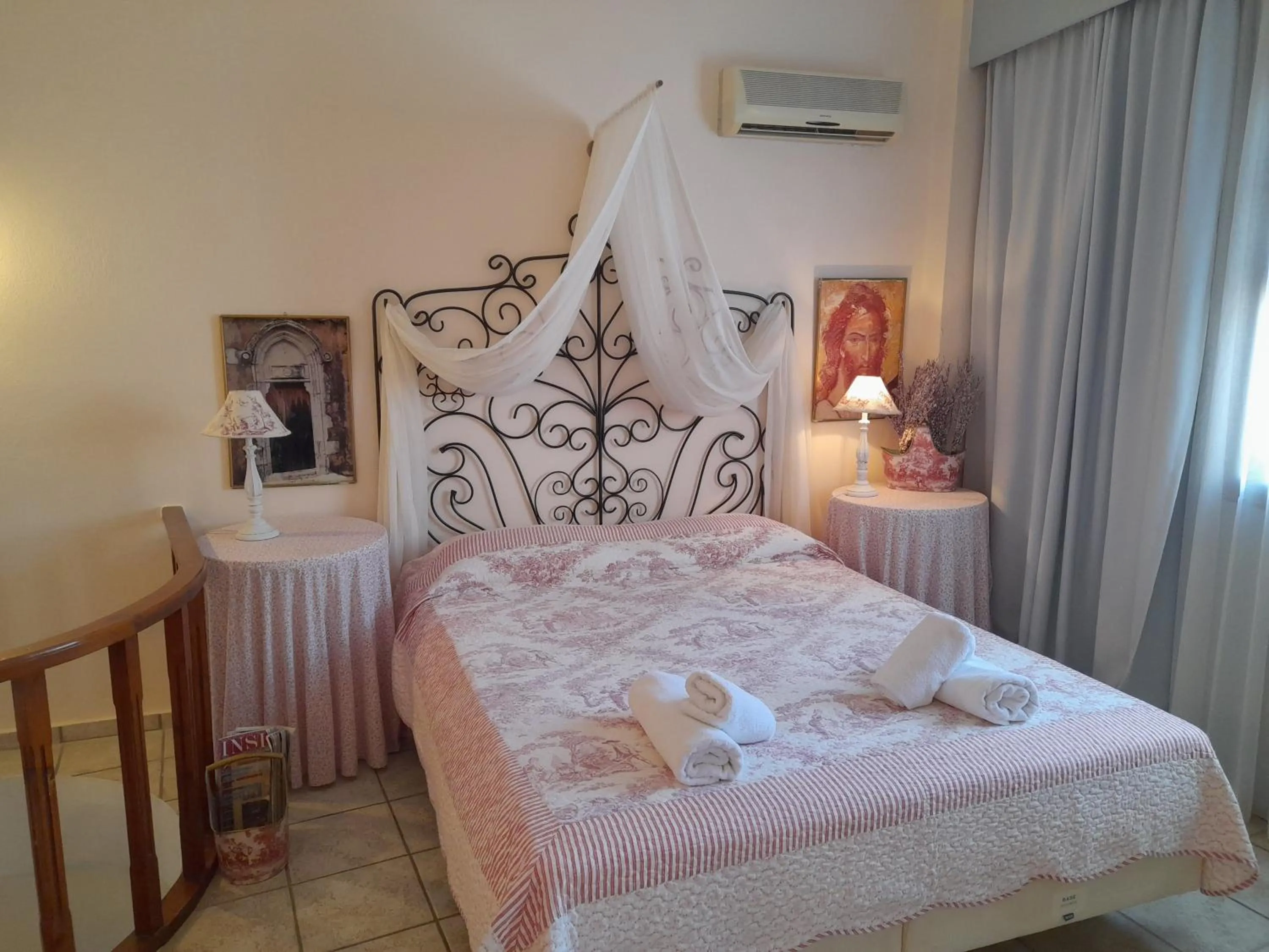 Bed in Calergi Residence - Holidays in Crete
