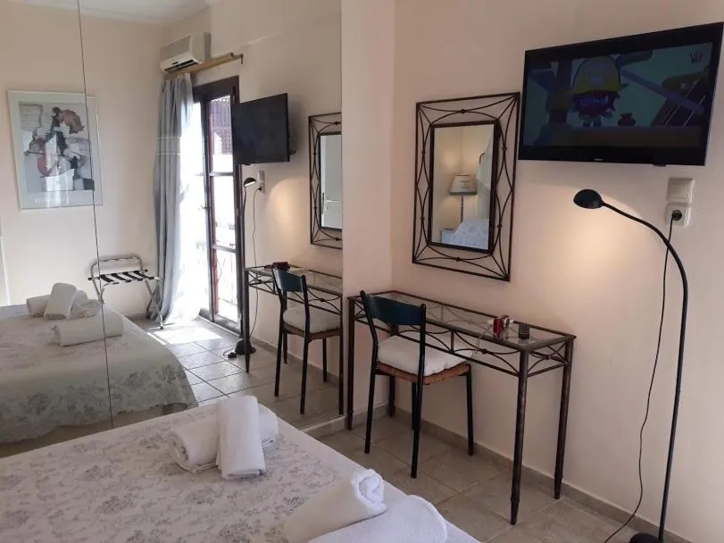 TV and multimedia, Bed in Calergi Residence - Holidays in Crete