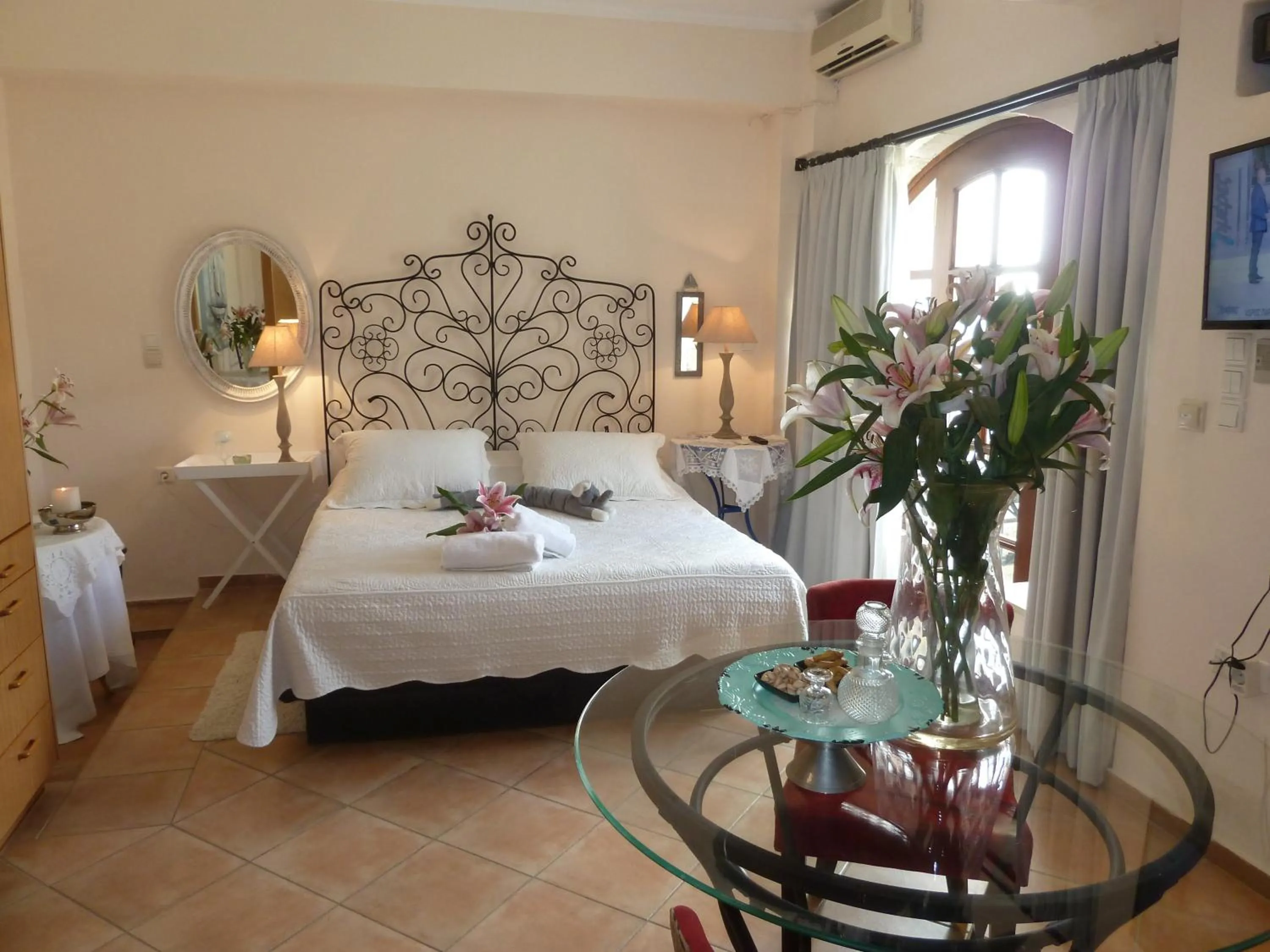 Bed in Calergi Residence - Holidays in Crete