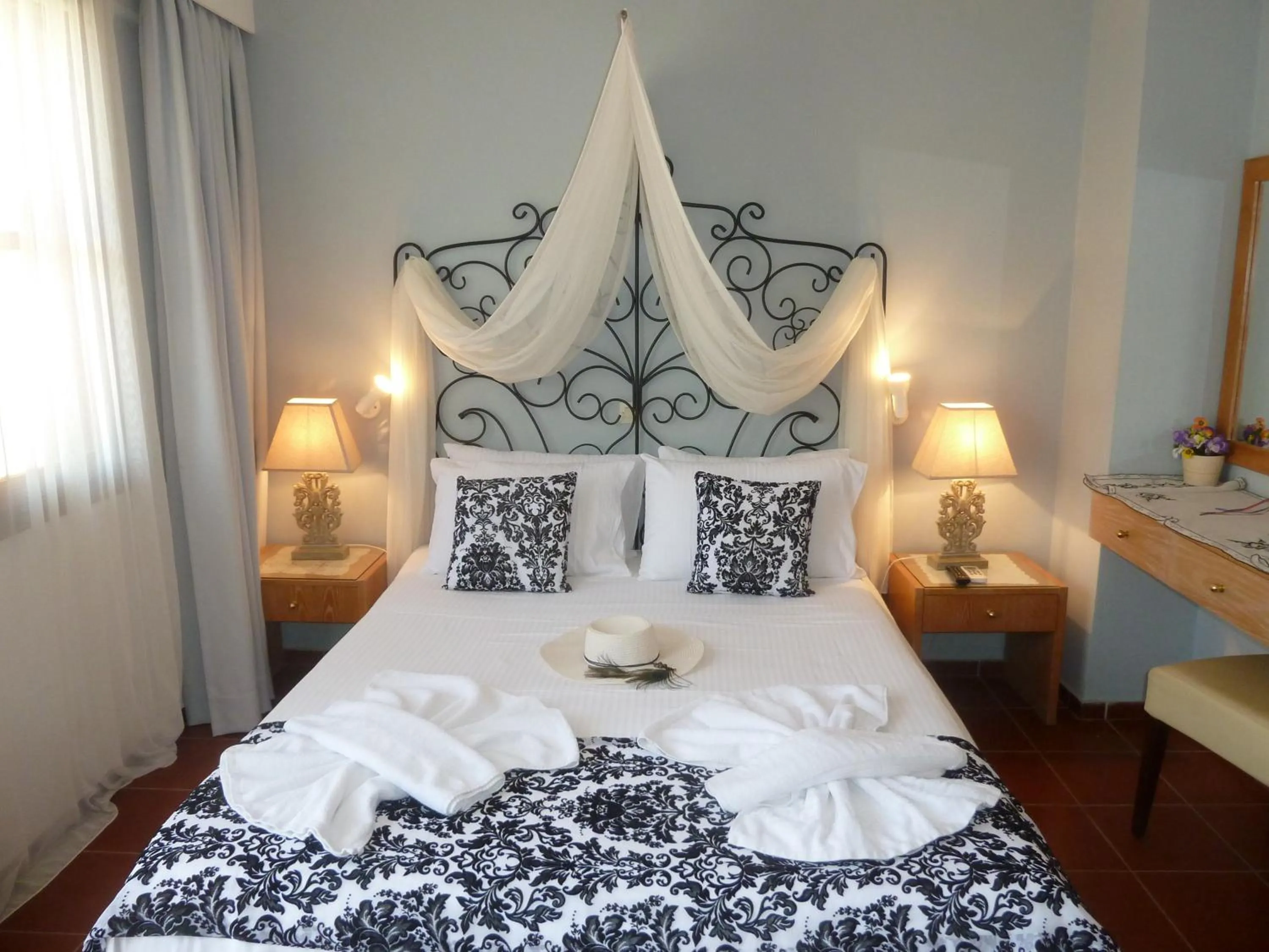 Bed in Calergi Residence - Holidays in Crete