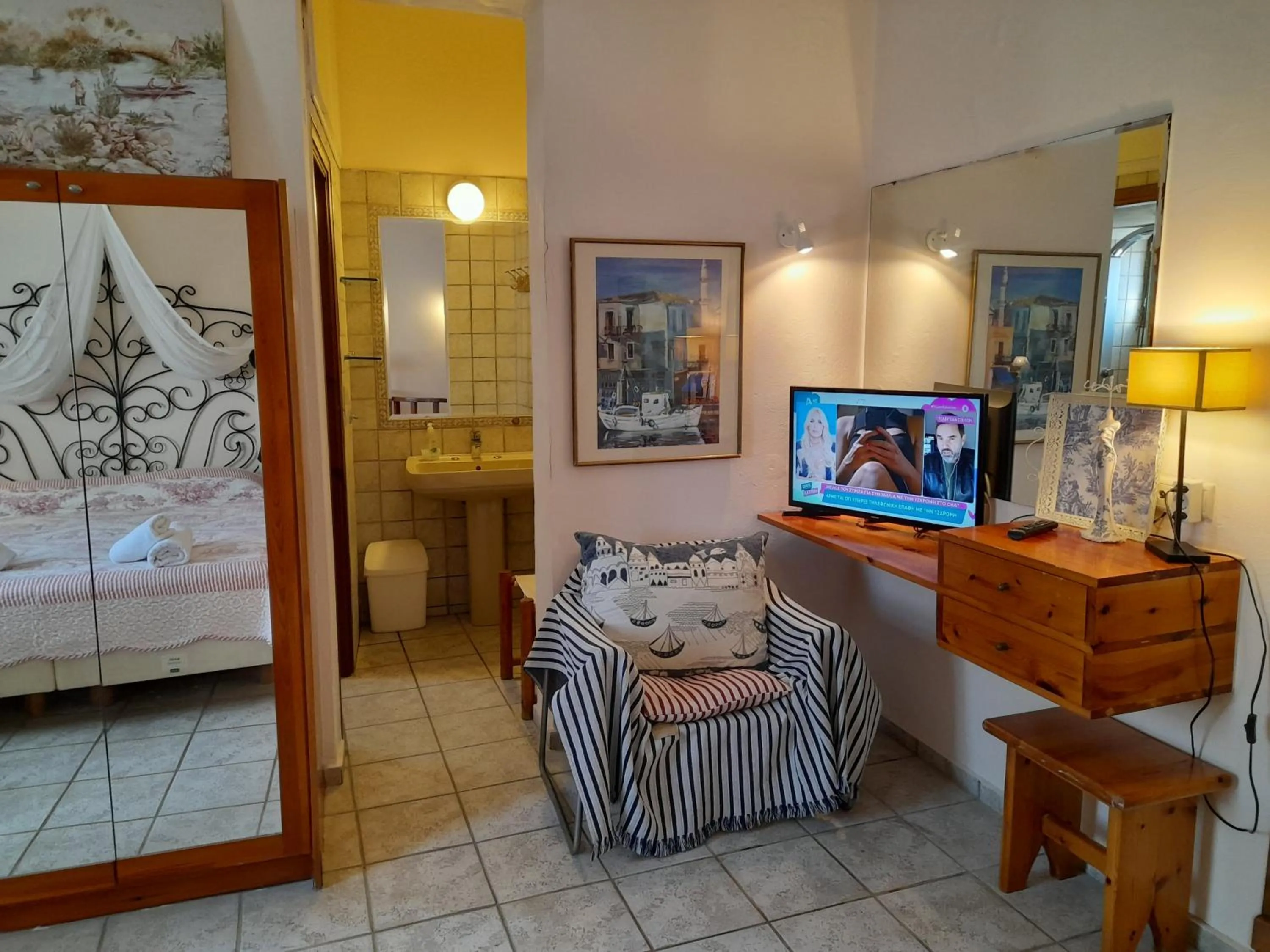 Bed in Calergi Residence - Holidays in Crete