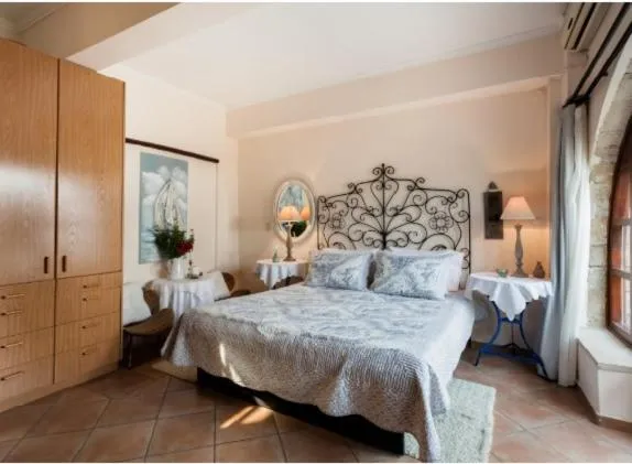 Photo of the whole room, Bed in Calergi Residence - Holidays in Crete