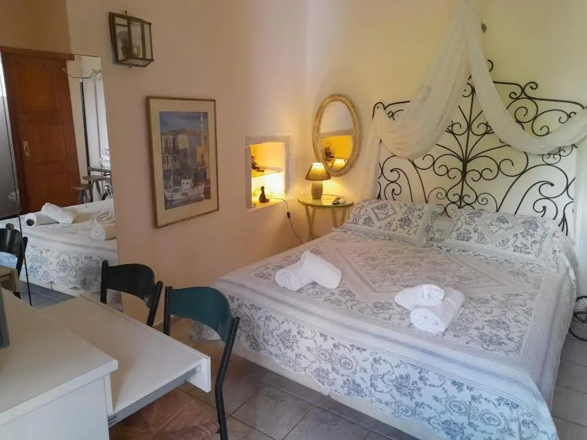 Bed in Calergi Residence - Holidays in Crete