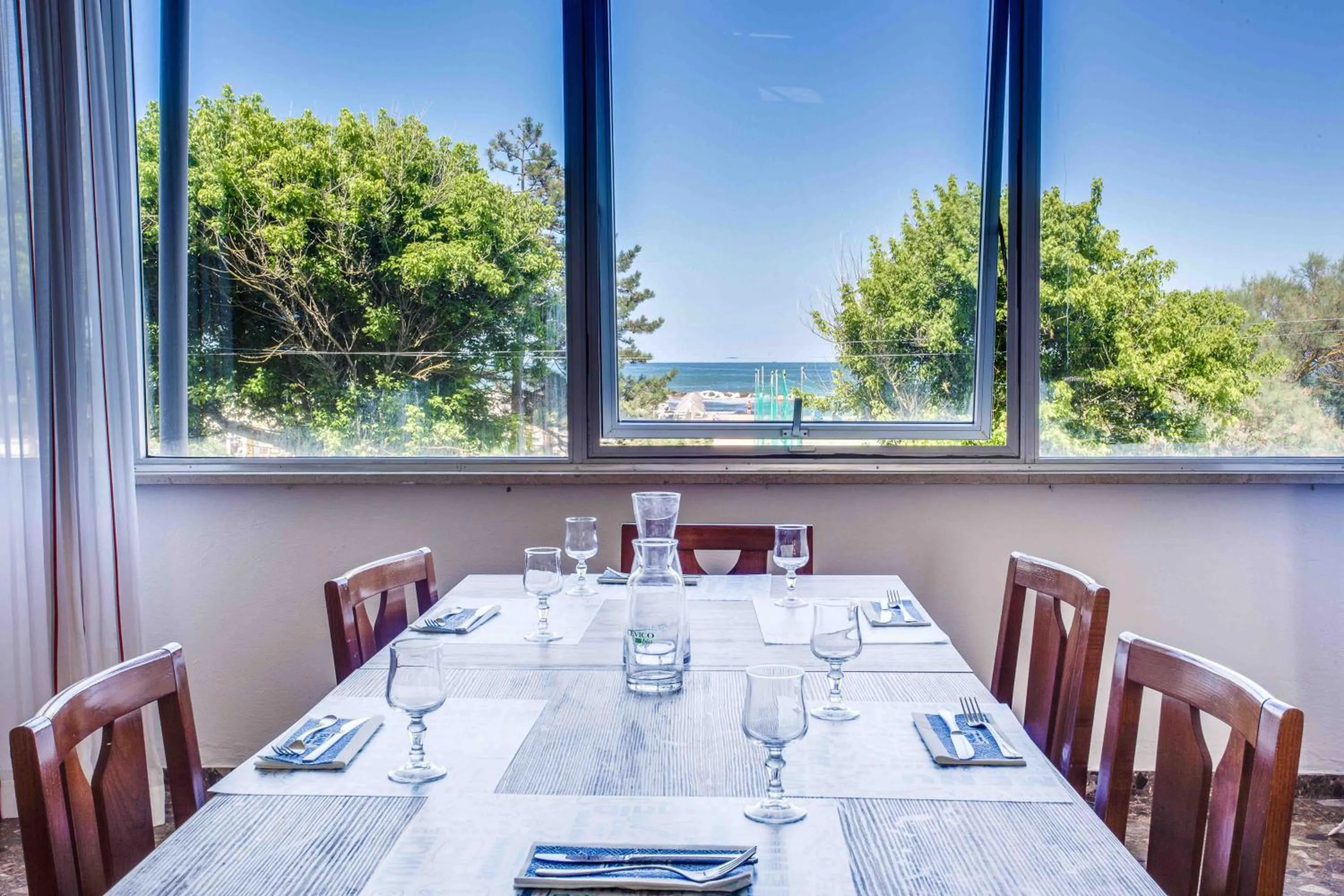 Restaurant/Places to Eat in Hotel Adler