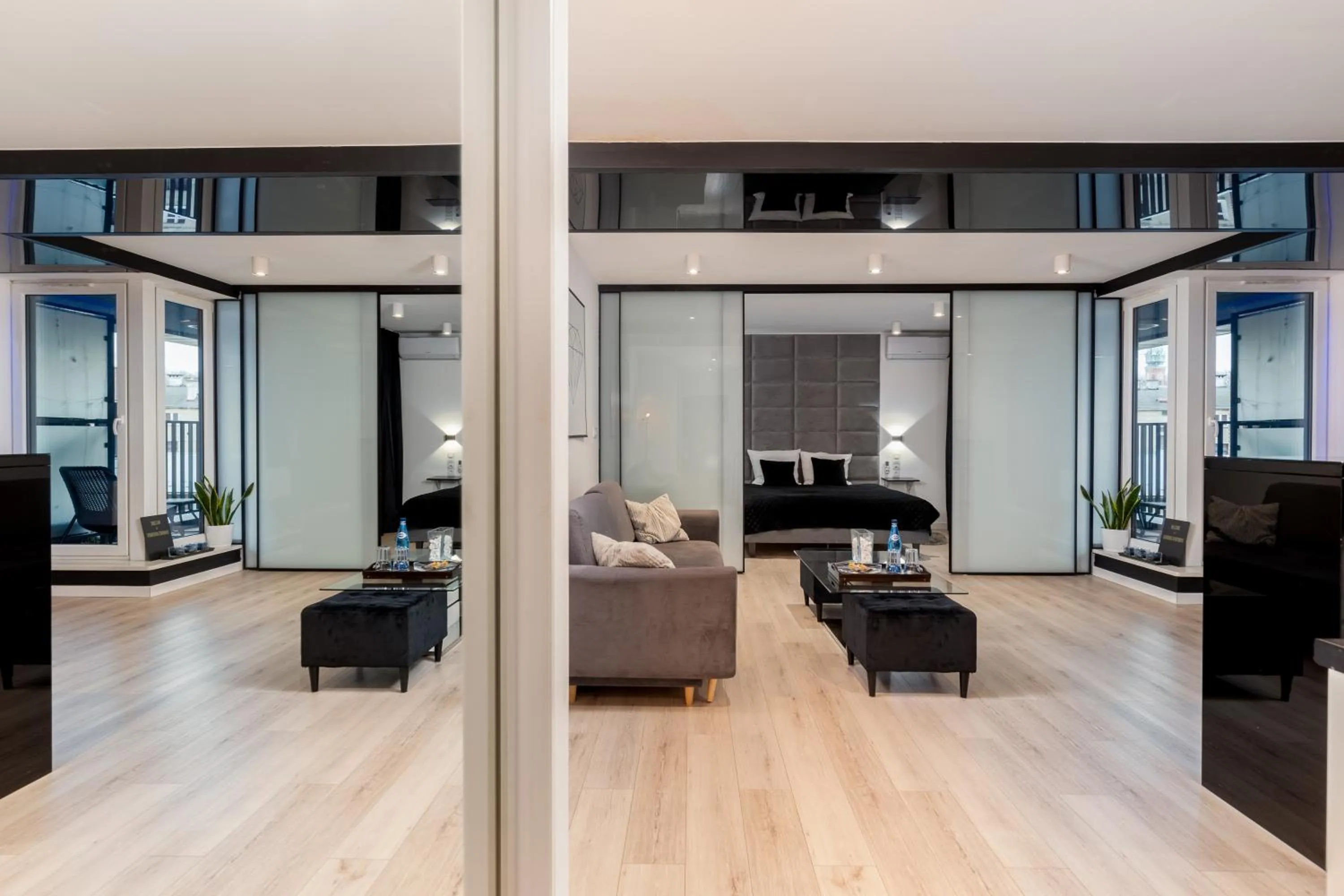 Communal lounge/ TV room in Diamonds Apartment