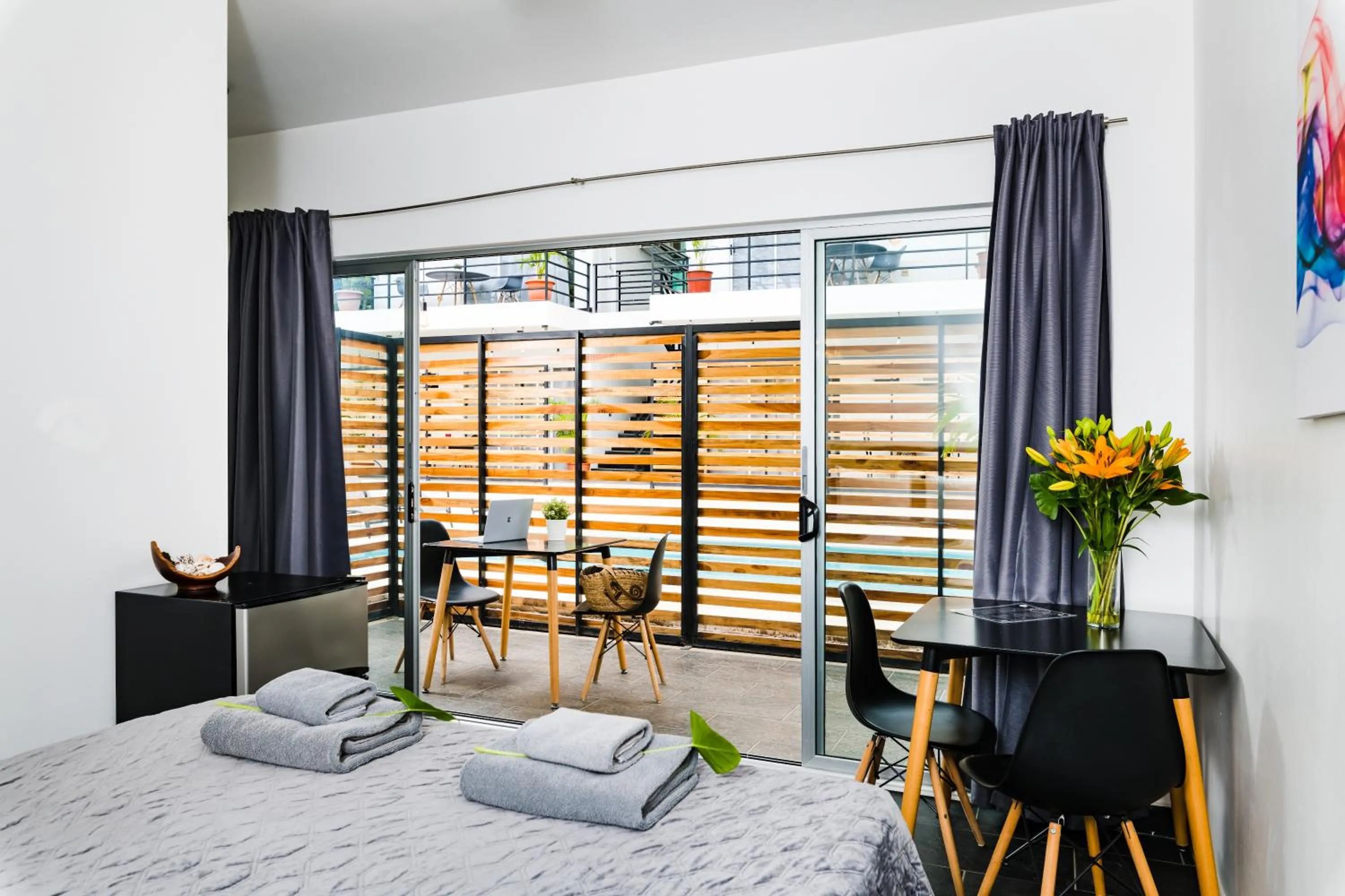 Dining area, Bed in In the Shade Hotel - Coworking - 300Mbit - Adults Only