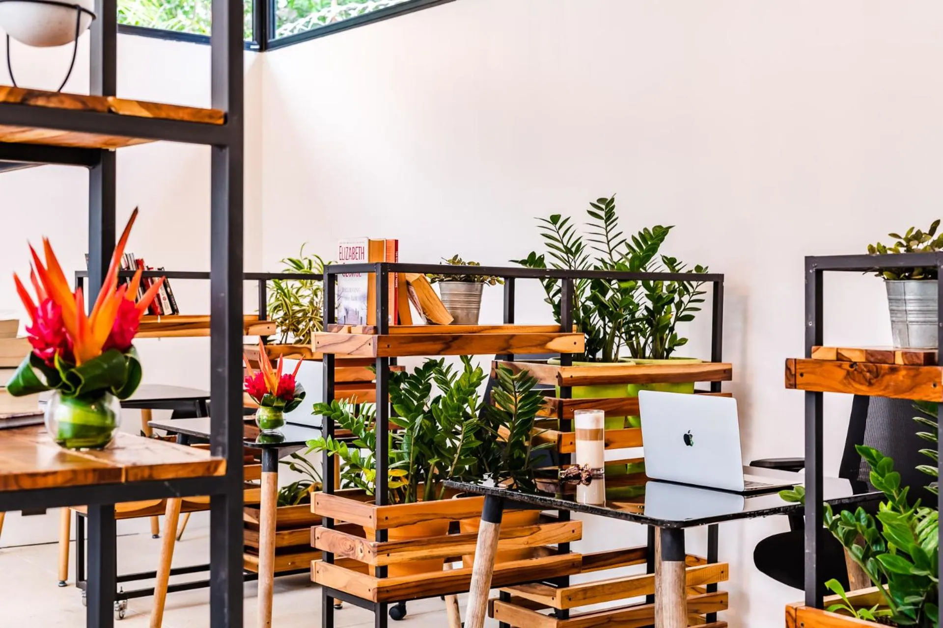 Restaurant/places to eat in In the Shade Hotel - Coworking - 300Mbit - Adults Only