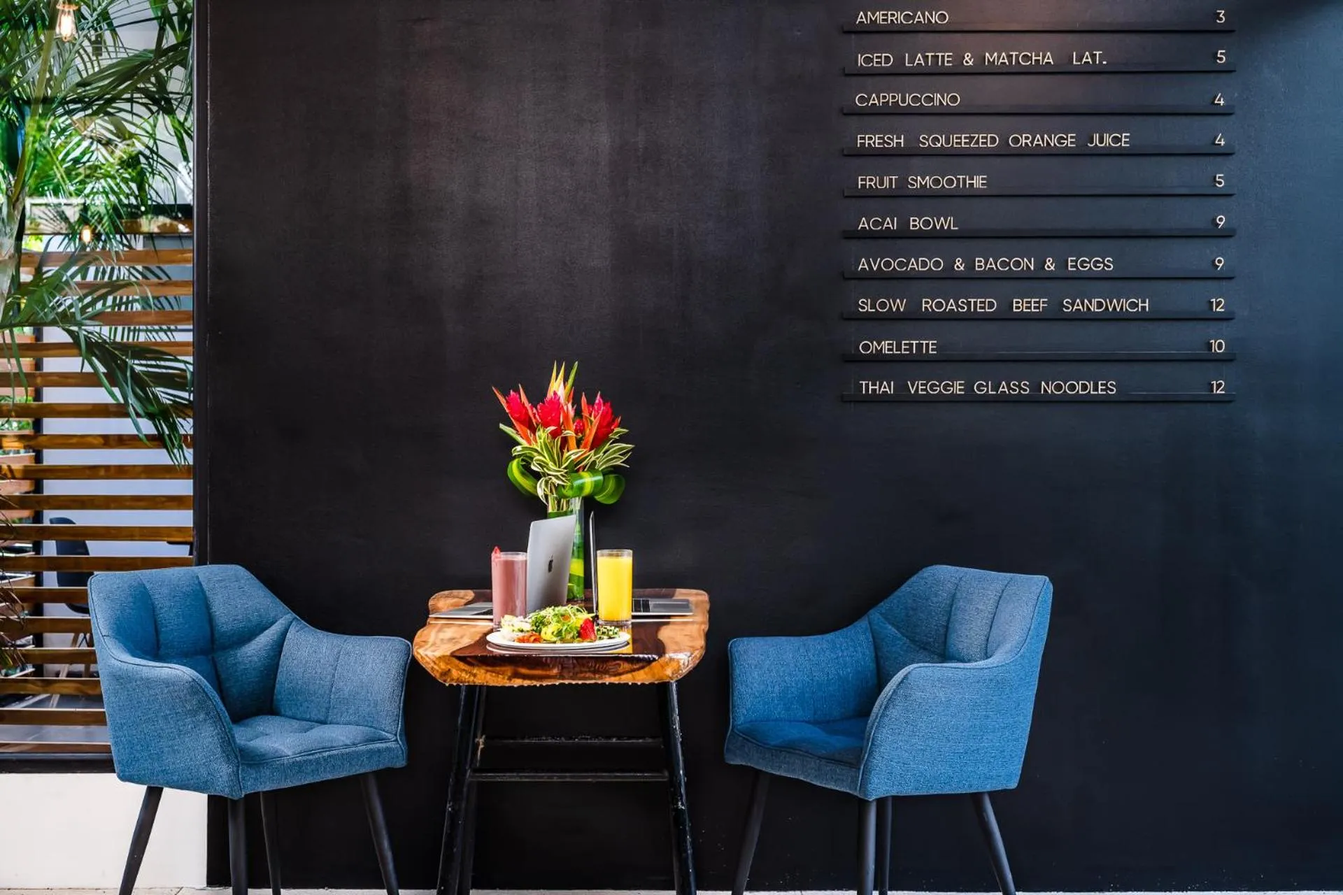 Restaurant/places to eat in In the Shade Hotel - Coworking - 300Mbit - Adults Only