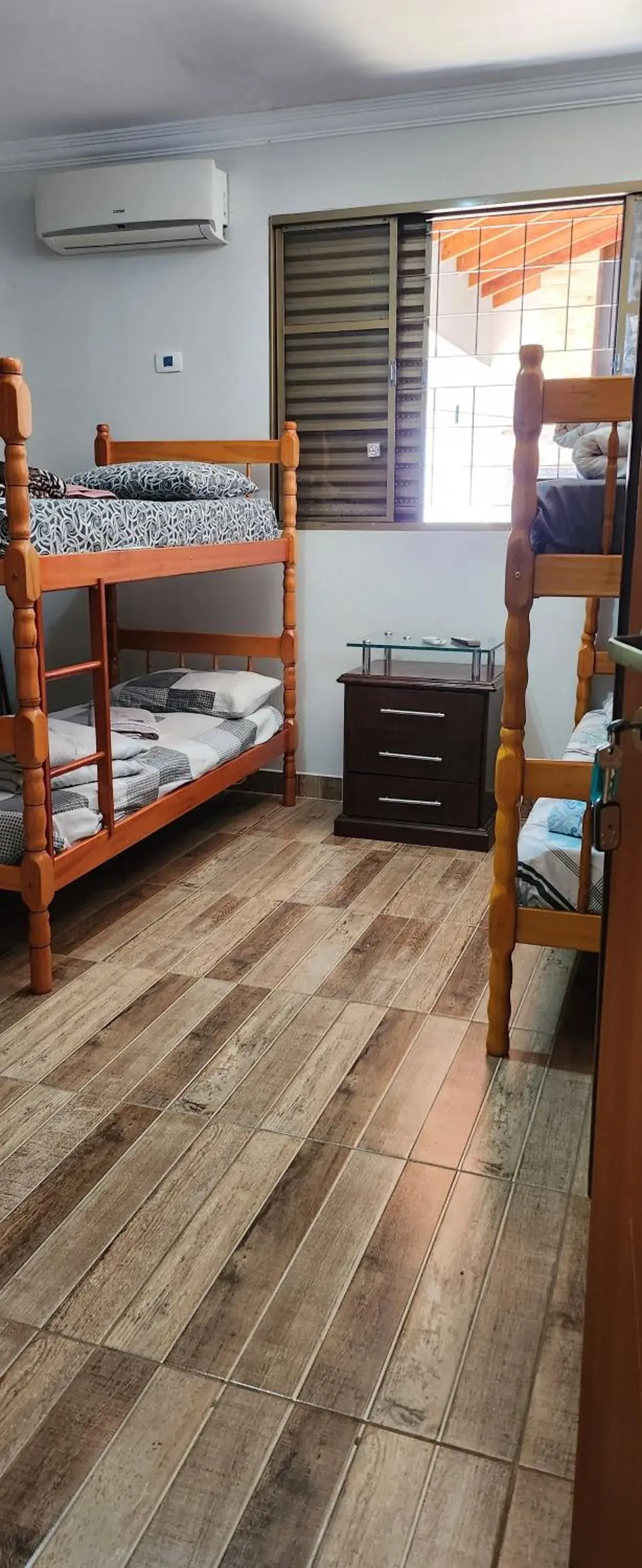 Economy Quadruple Room with Shared Bathroom - single occupancy in Pousada Catarina Economy Quadruple Room with Shared Bathroom - single occupancy in Pousada Catarina
