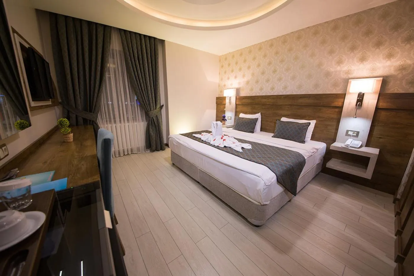 Photo of the whole room, Bed in White Star Hotel