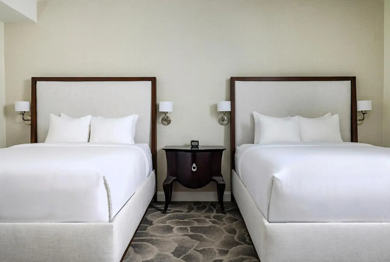 Bedroom, Bed in The Mayton Bedroom, Bed in The Mayton