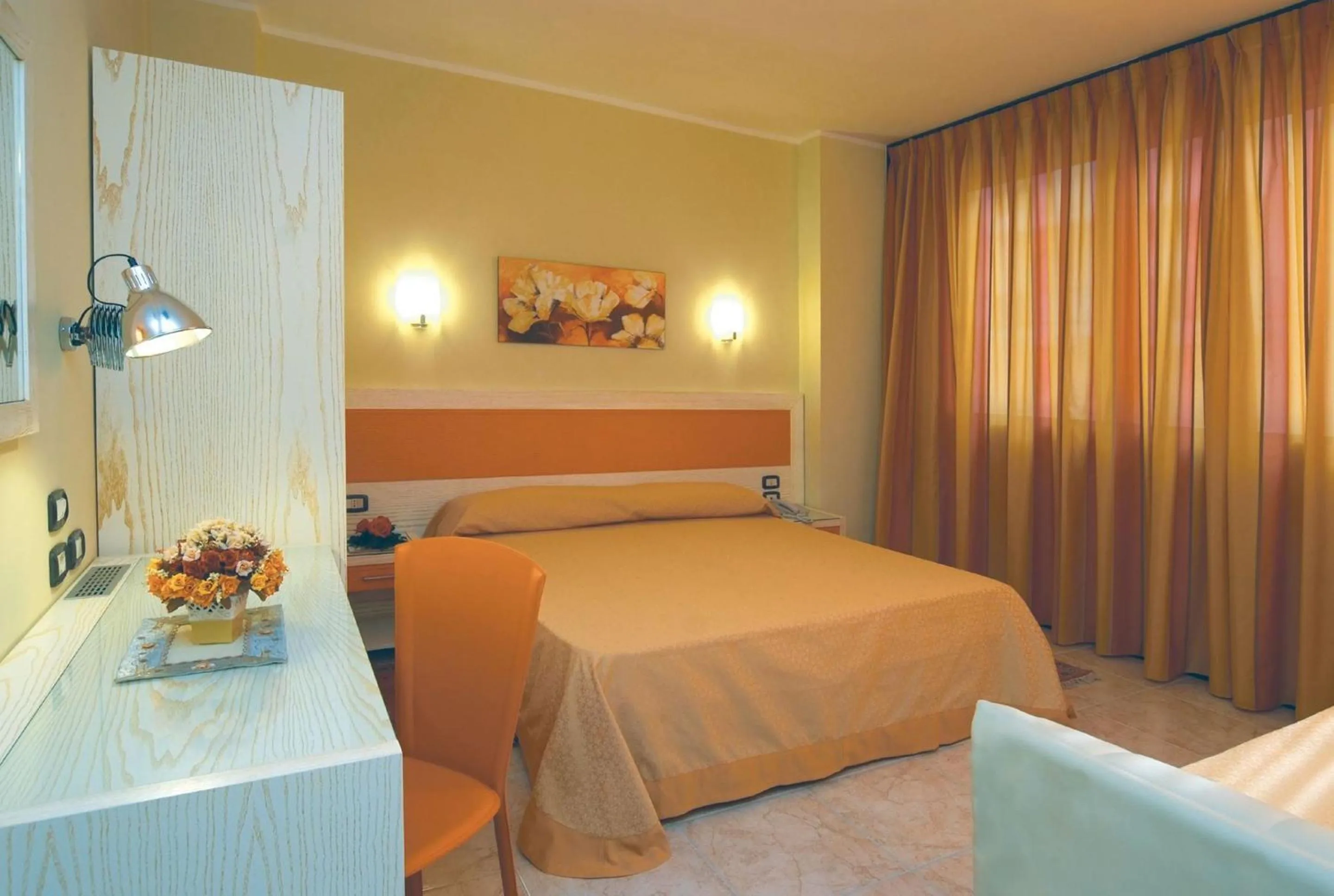 Bedroom, Bed in Hotel Cristal Eboli