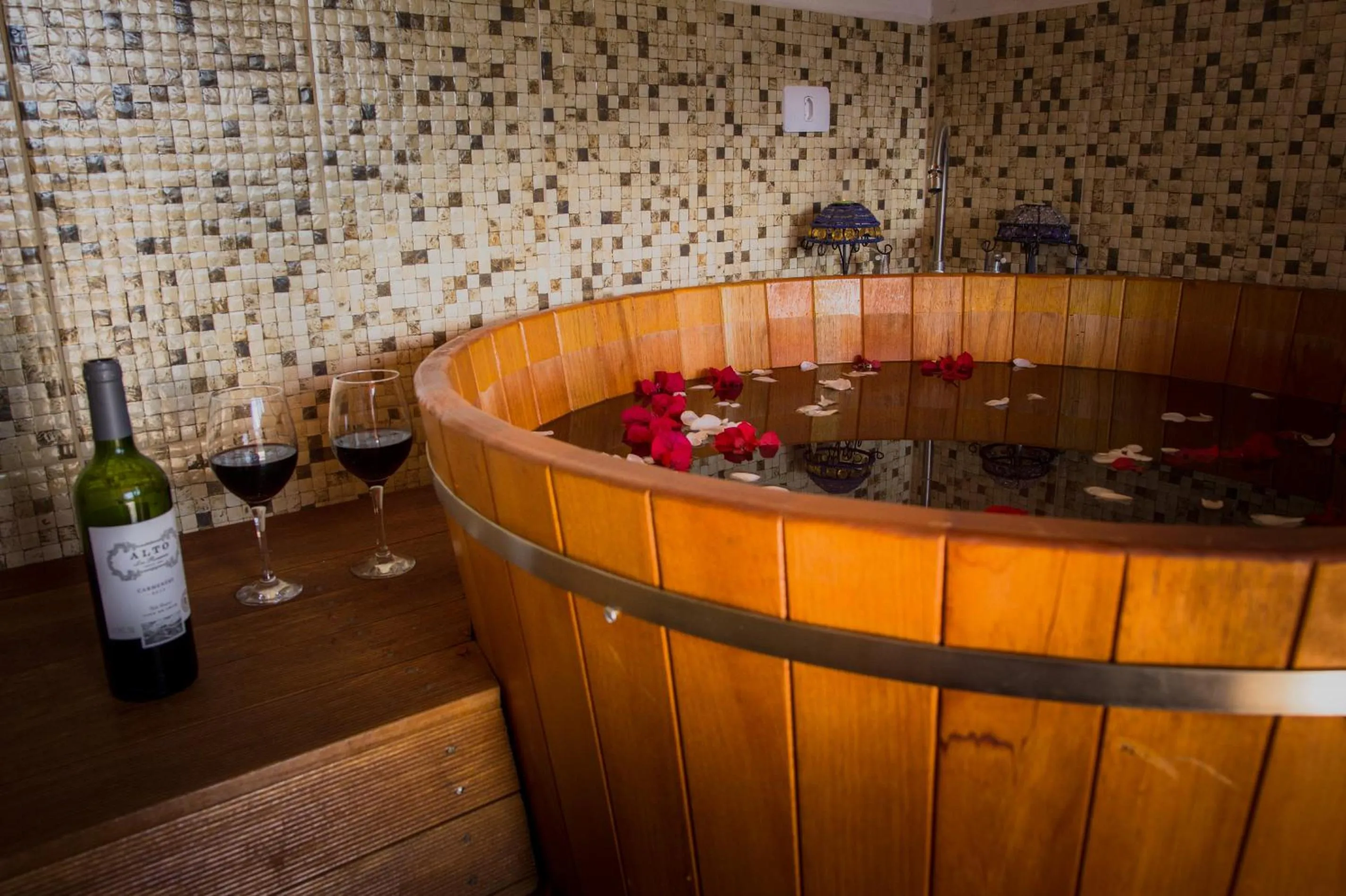 Hot Spring Bath in Pousada Cabanas no Mundo