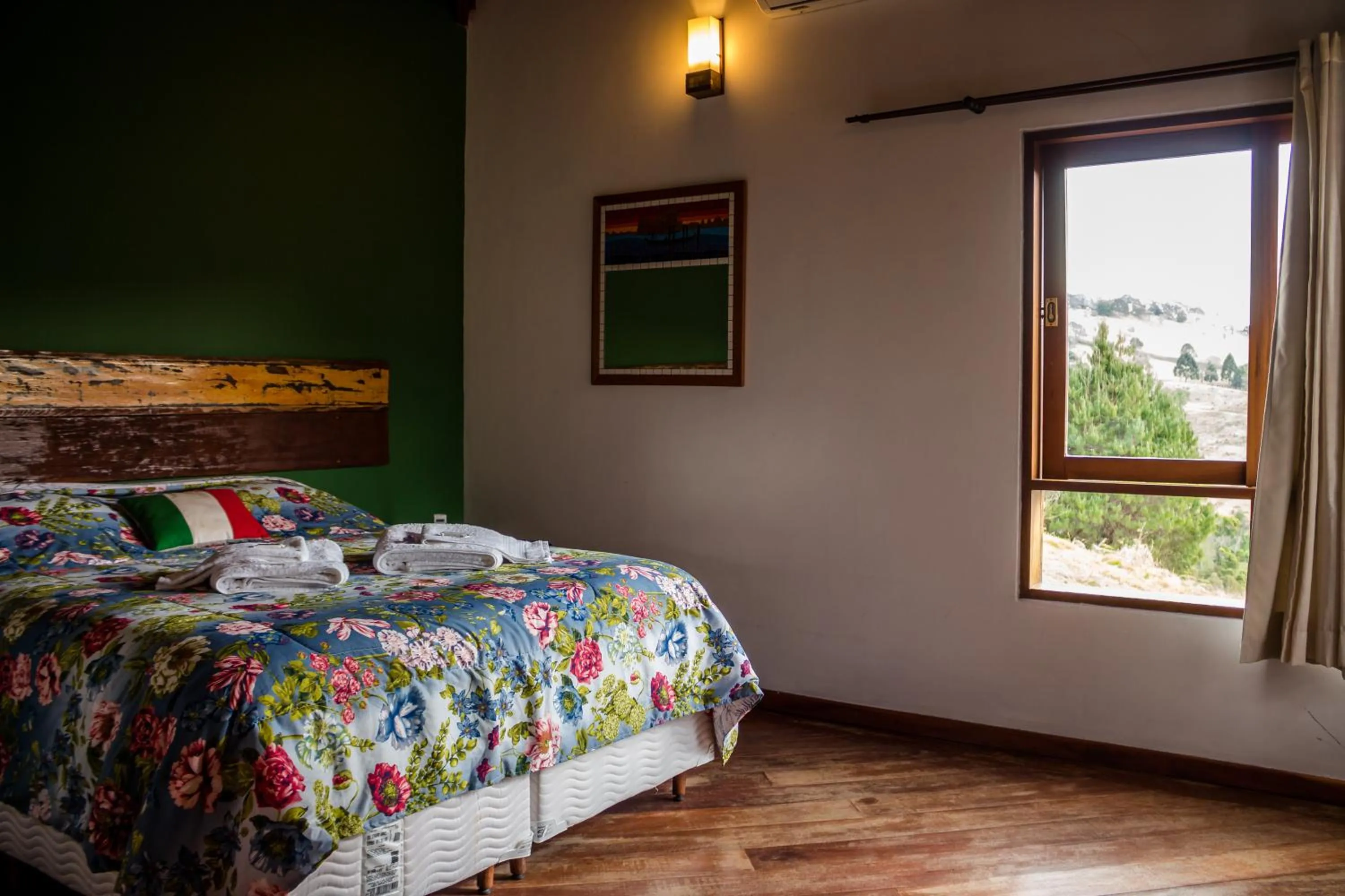 Photo of the whole room, Bed in Pousada Cabanas no Mundo