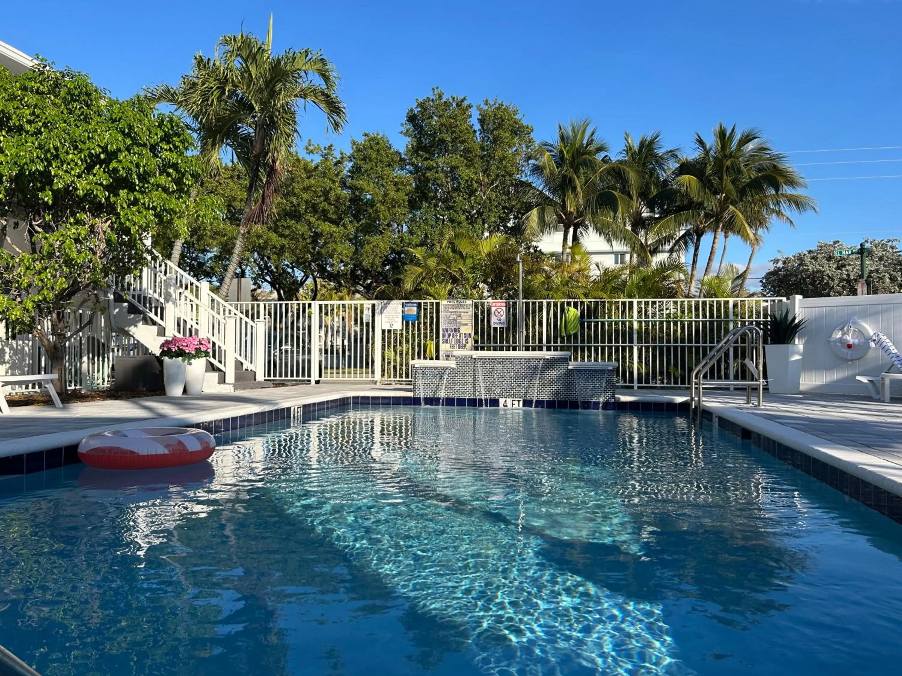 Sea Spray Inn