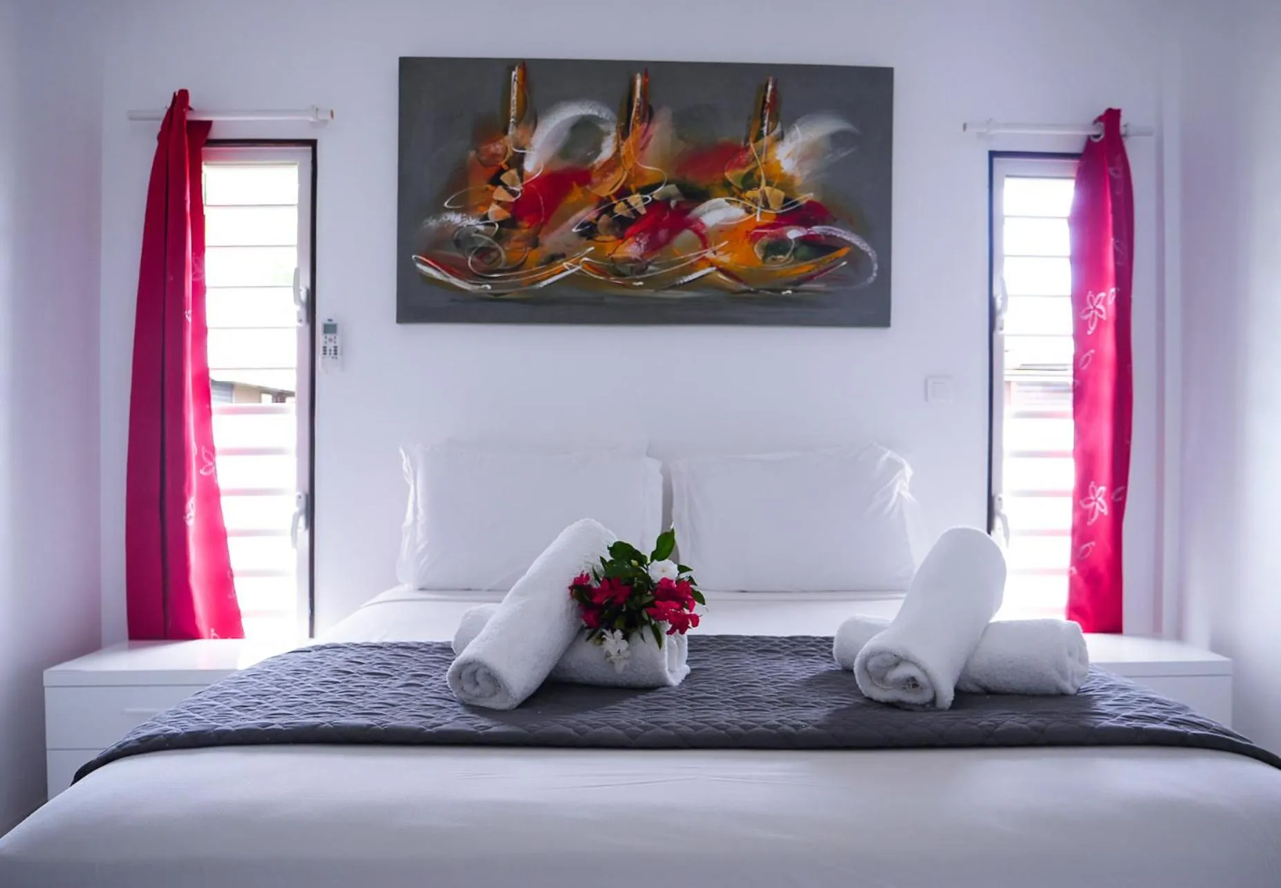 air conditioner, Bed in Moorea Sunset Beach