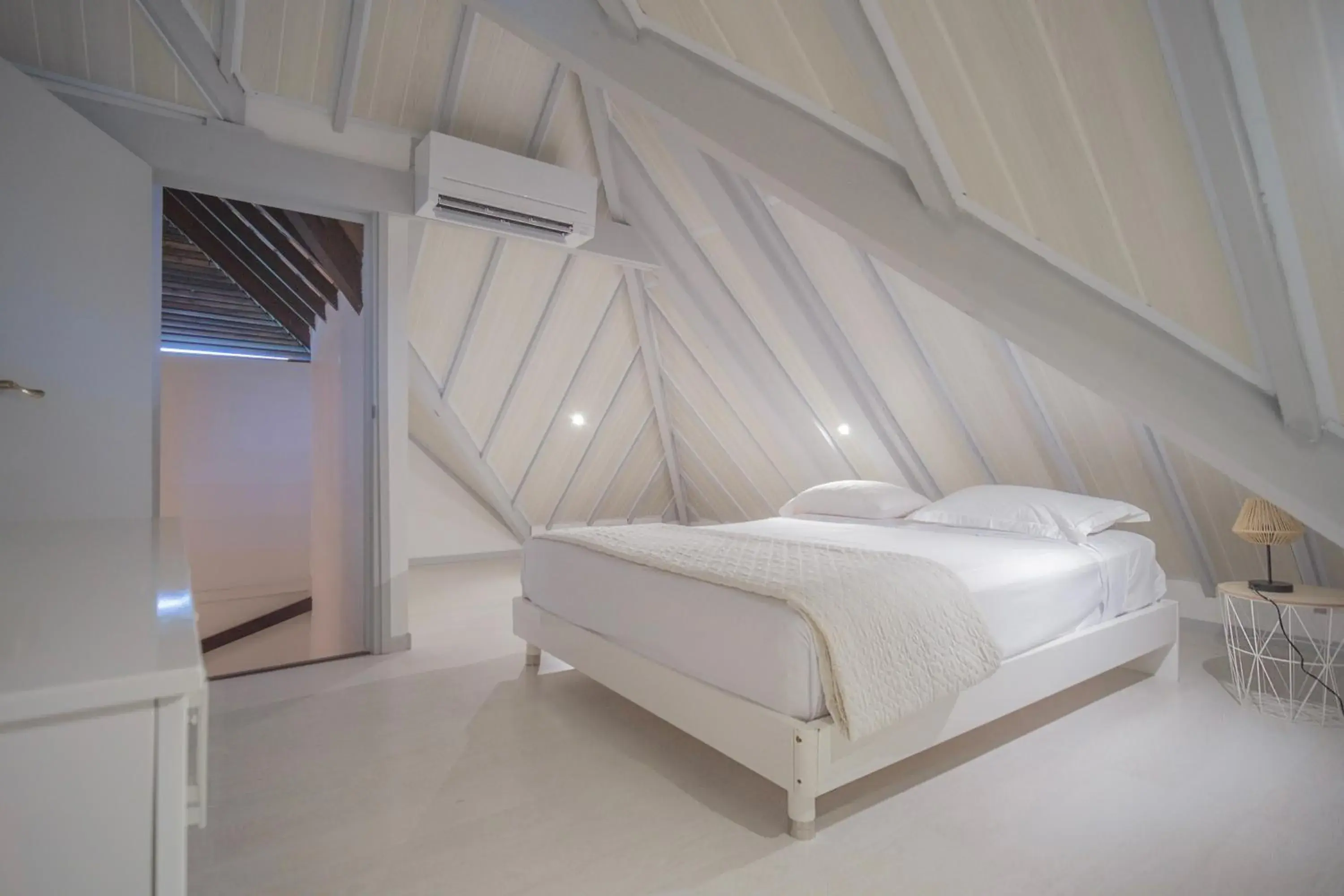 Bed in Moorea Sunset Beach Bed in Moorea Sunset Beach