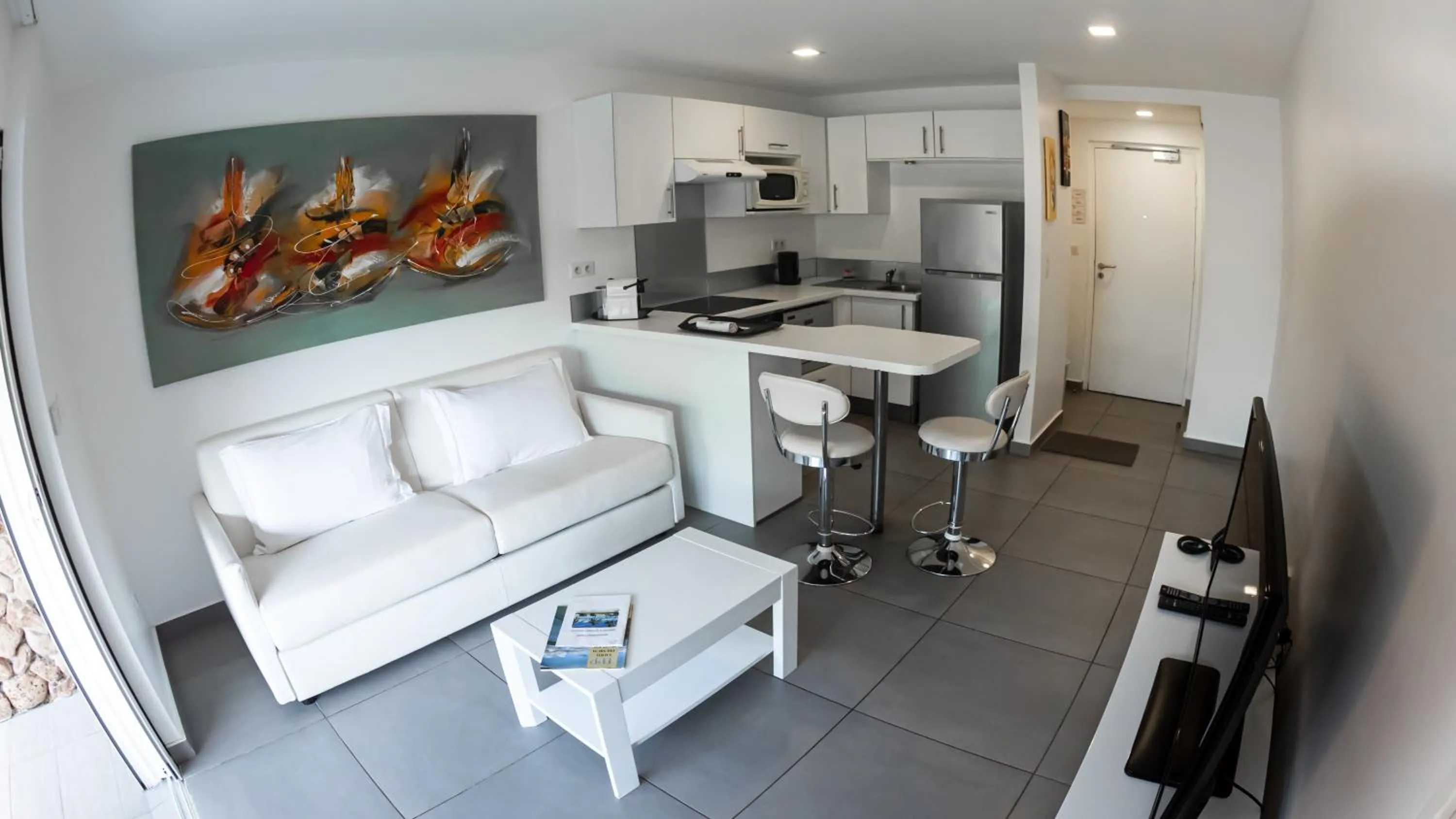 Kitchen or kitchenette in Moorea Sunset Beach