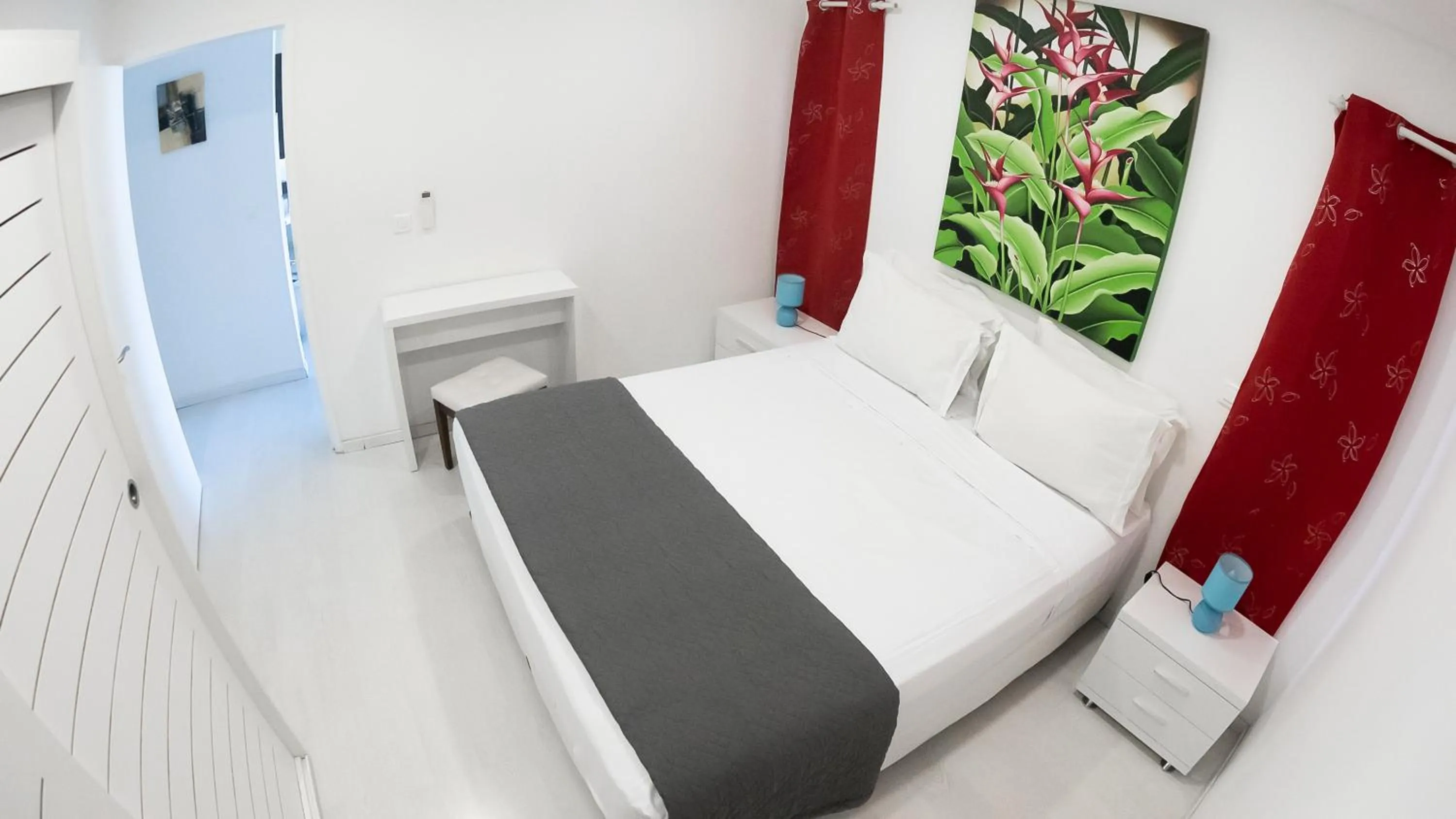 Bed in Moorea Sunset Beach