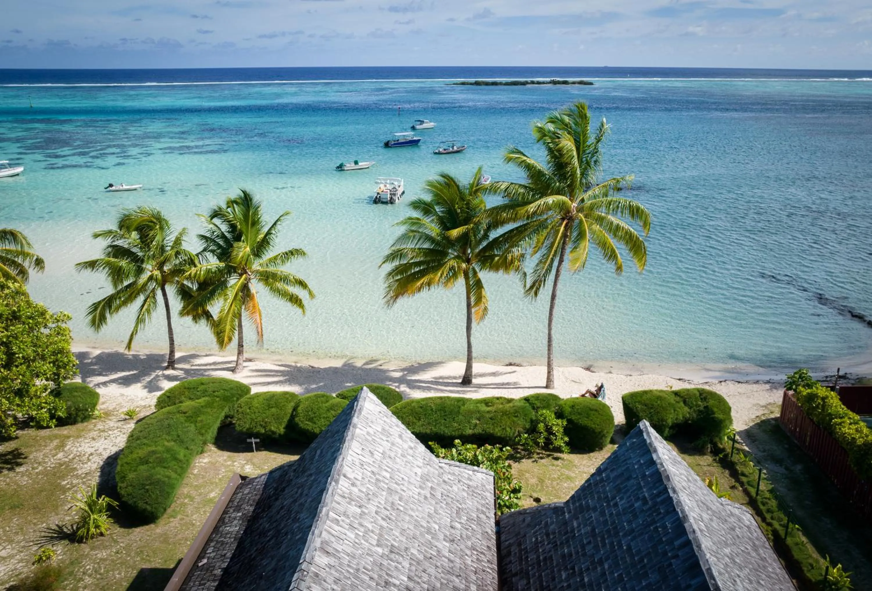 Beach in Moorea Sunset Beach