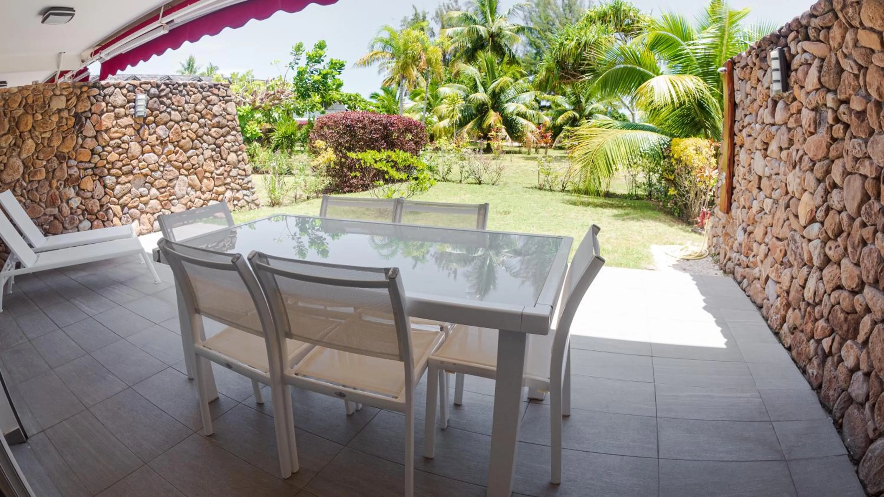 Patio in Moorea Sunset Beach