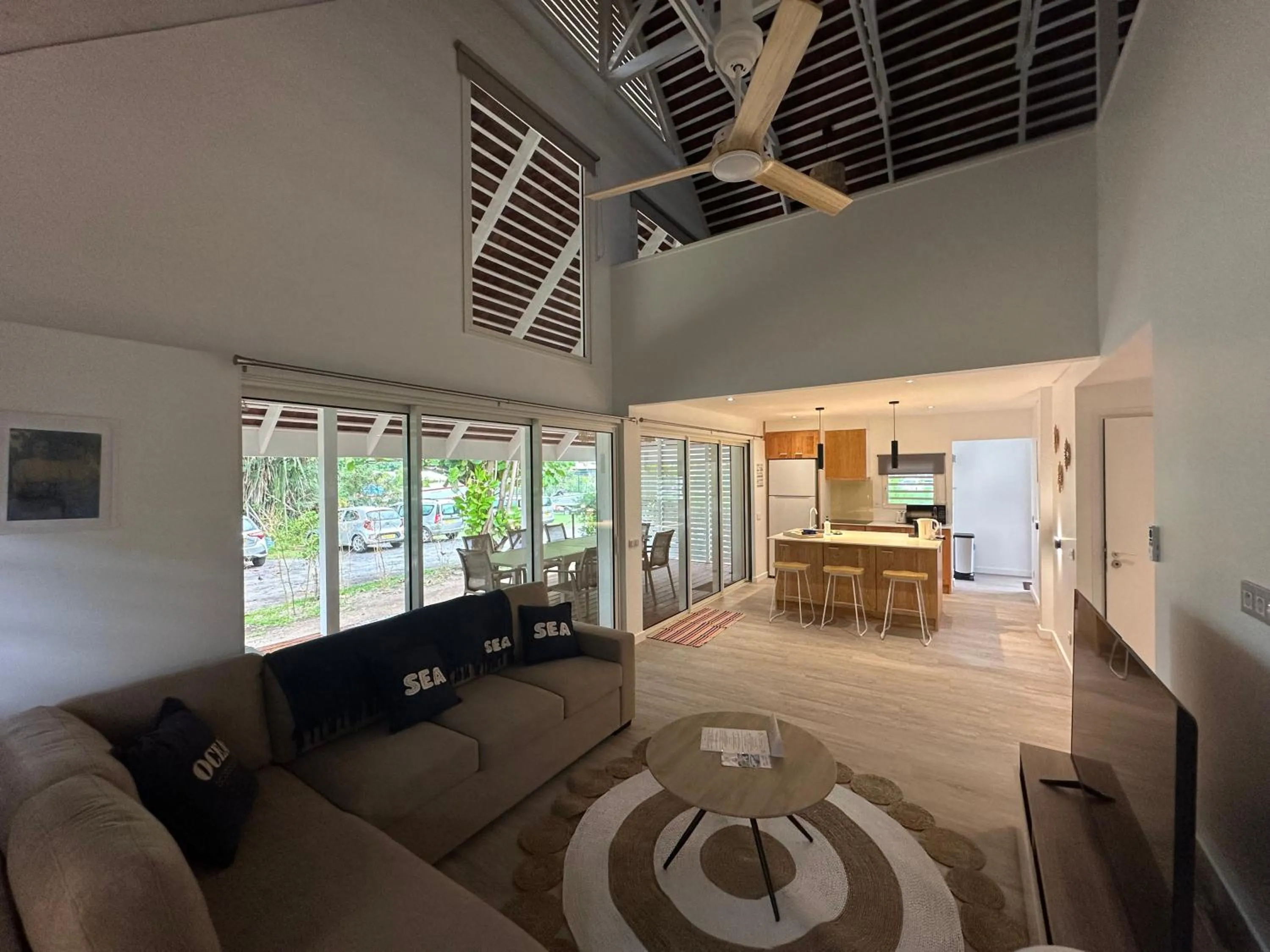 Living room in Moorea Sunset Beach