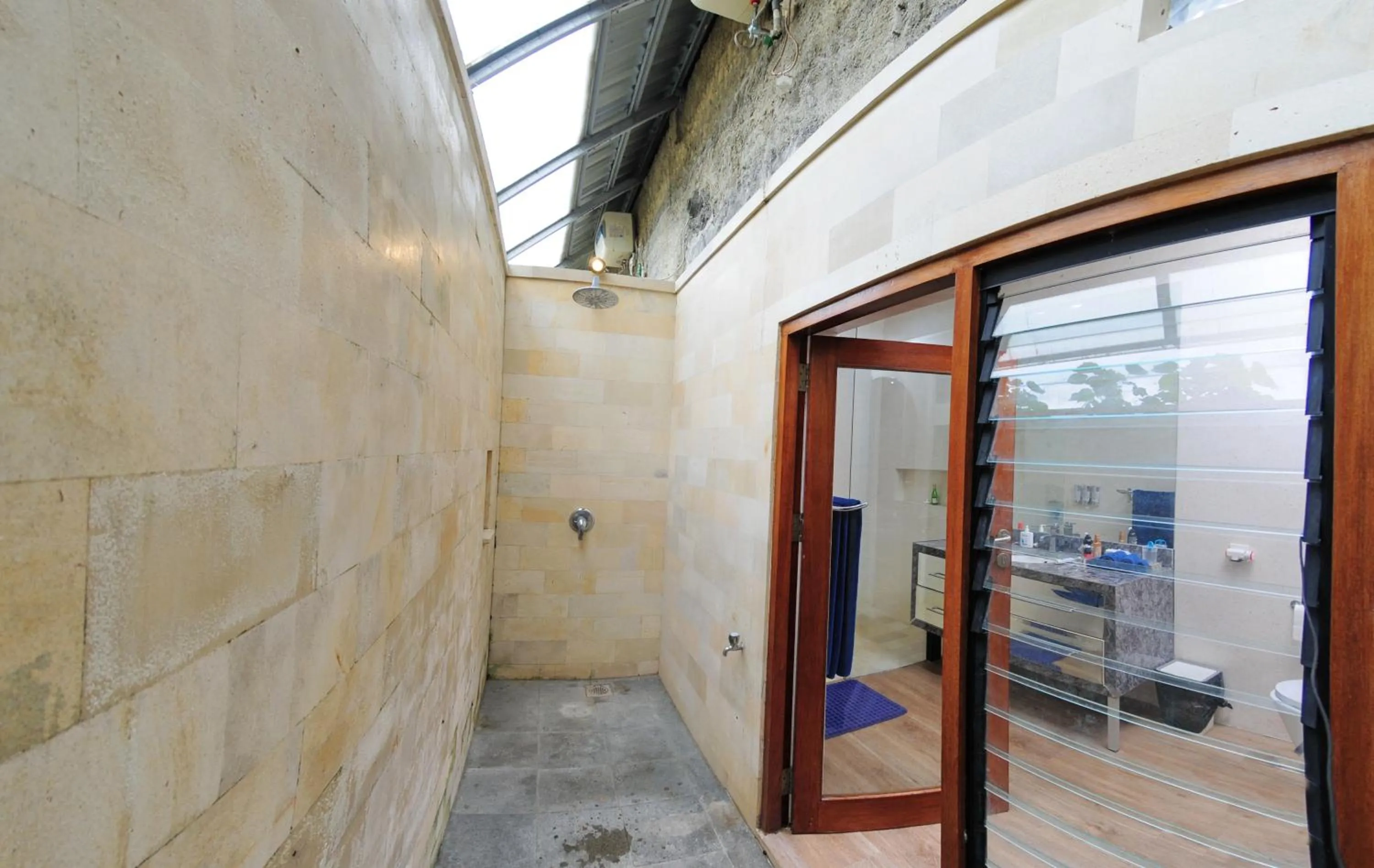 Bathroom in Villa Costa Plenty