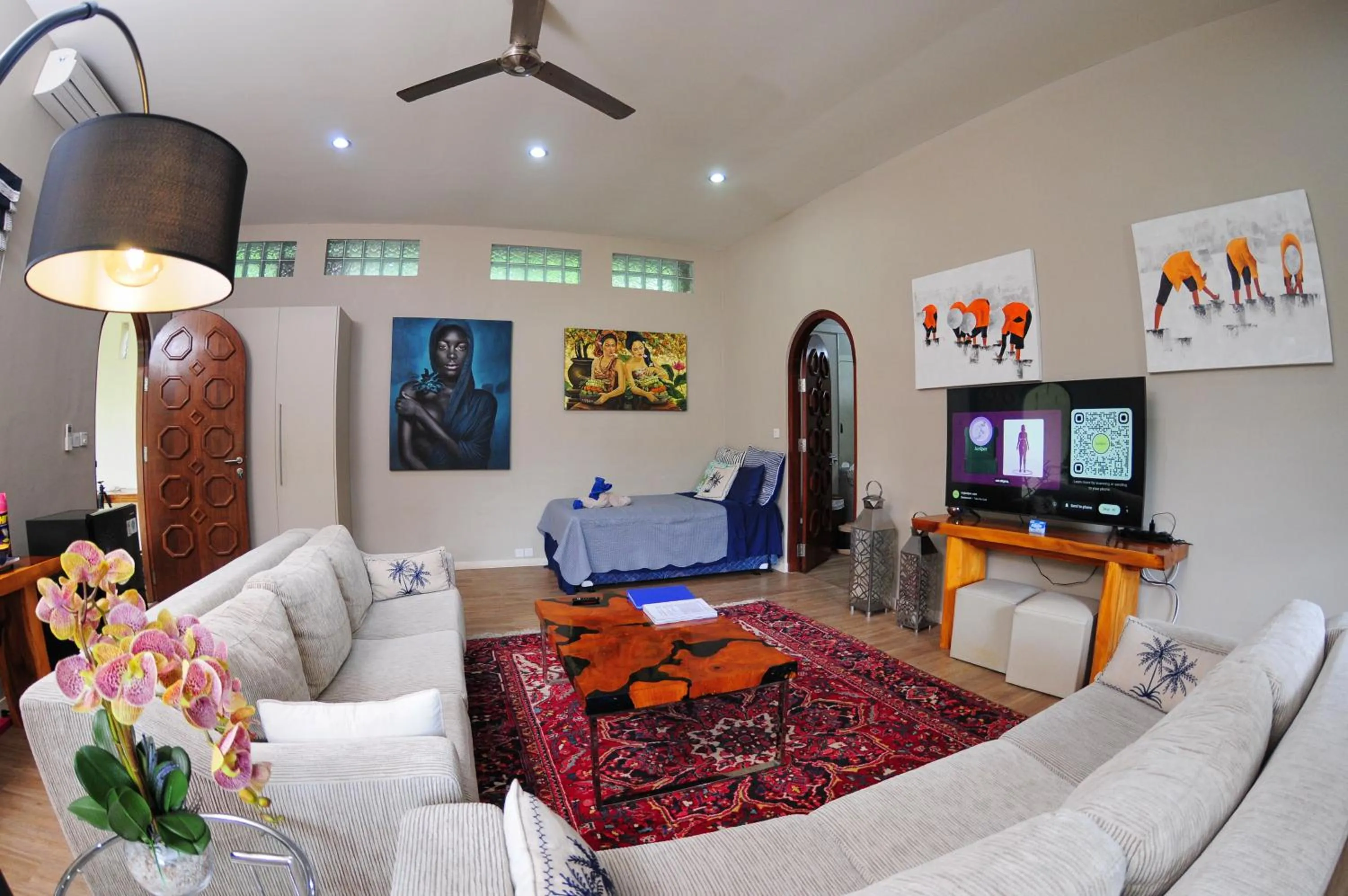 TV and multimedia in Villa Costa Plenty