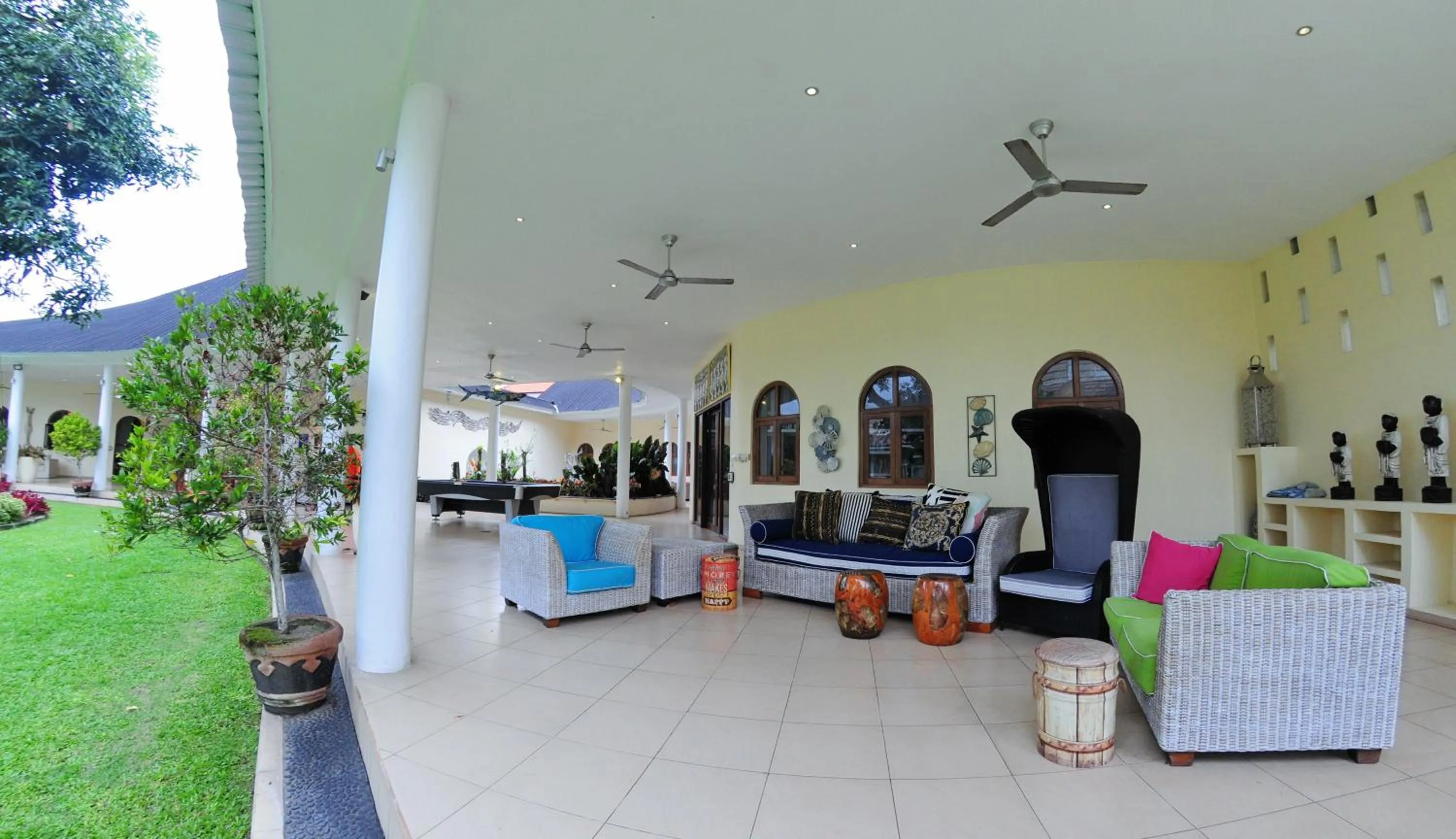 Property building in Villa Costa Plenty