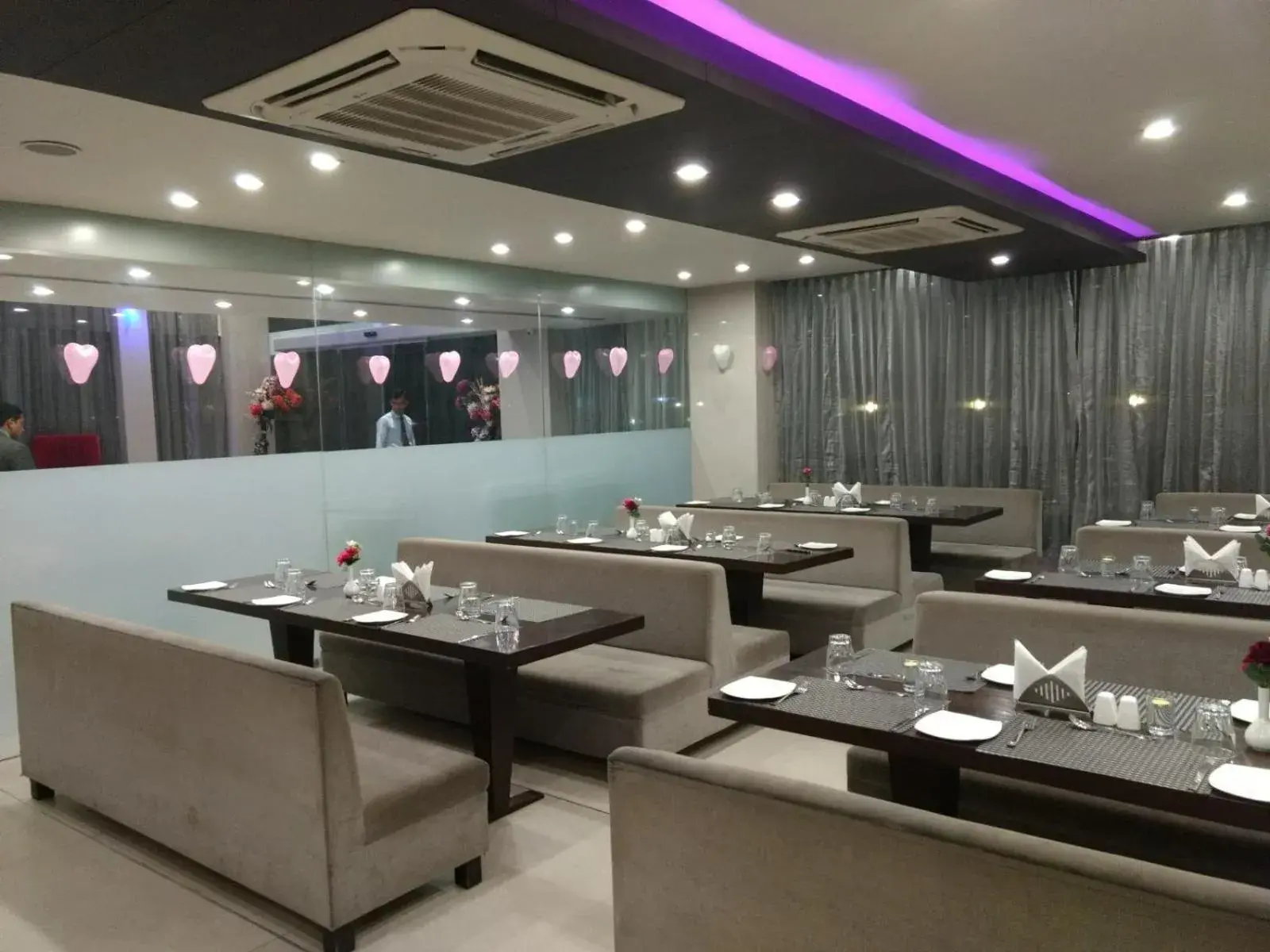 Restaurant/places to eat in Veronica Hotel Restaurant/places to eat in Veronica Hotel