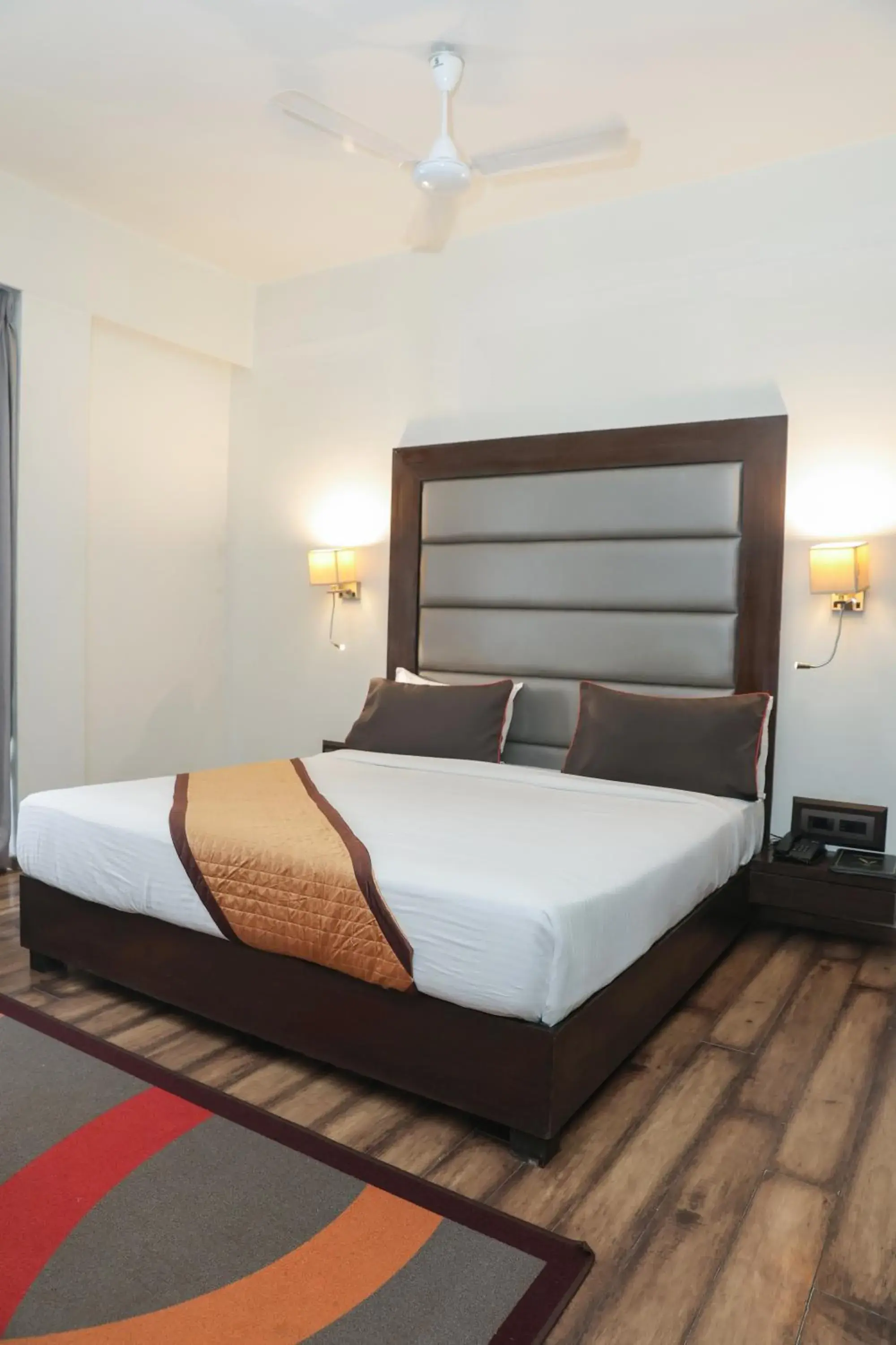 Bed in Veronica Hotel Bed in Veronica Hotel