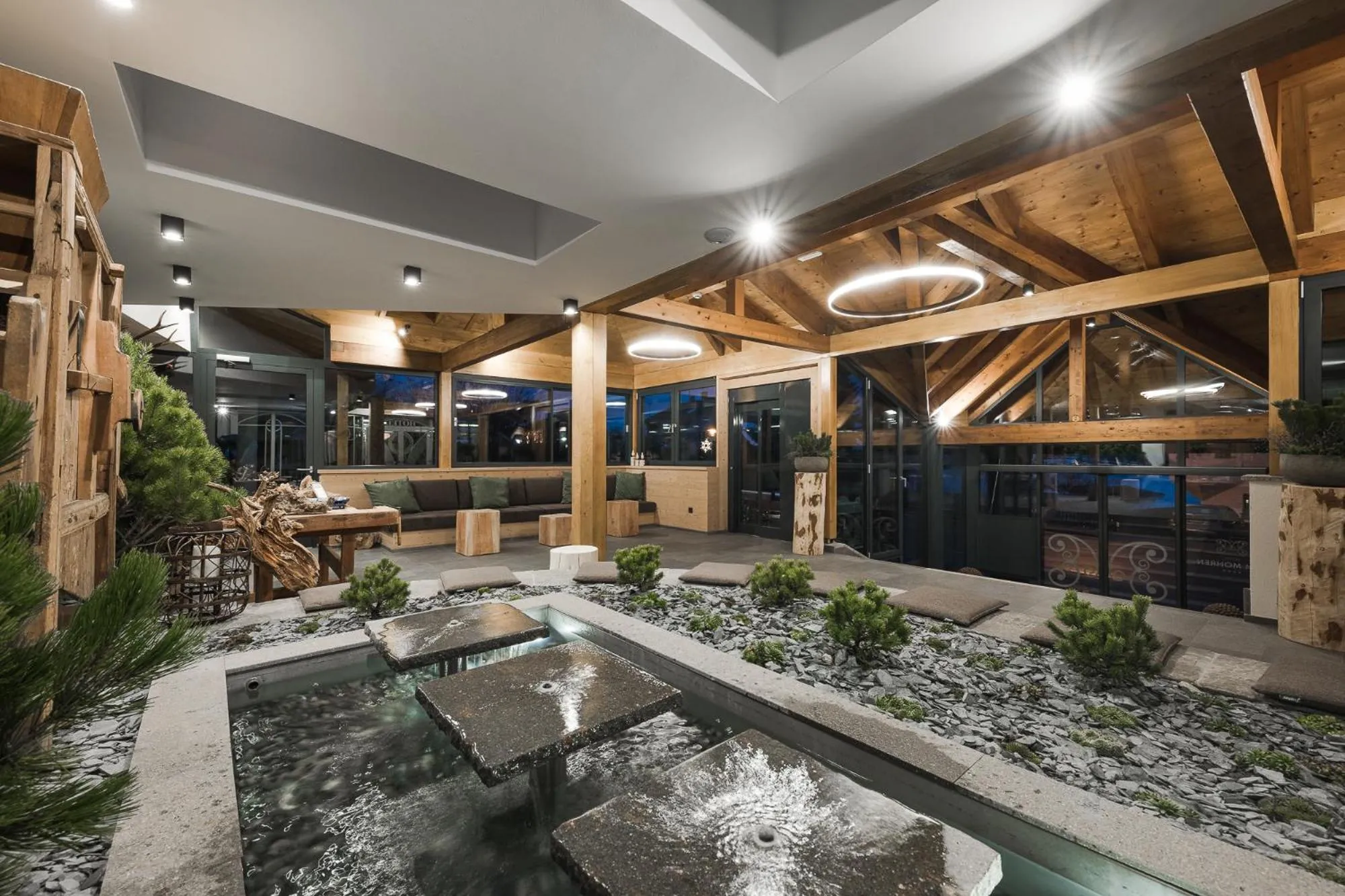 Lobby or reception in Hotel Zum Mohren